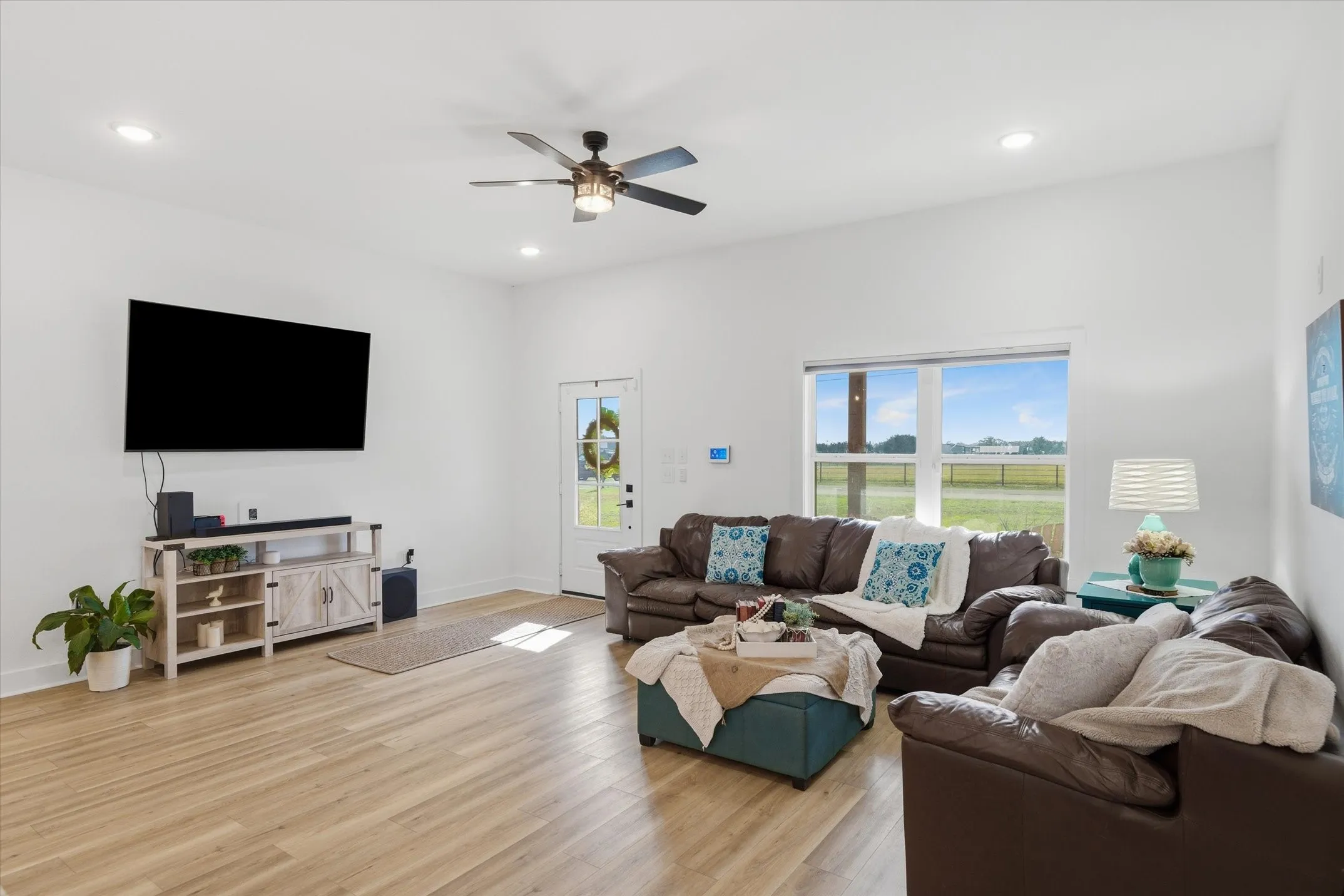 Single Family Residence For Sale in Smith County , 12608 CR 499, Lindale, Texas 75771, 4 Bedroom, 2 Bathroom, 2 Garage spaces, 1,842 Sqft, built in 2022, mls#21391072, Real Estate Agent in Lindale, Homes For Sale in Smith county, Homes For Sale in Lindale, Realtor in Lindale Texas, Real Estate Brokerage Independent Realty Texas, Luminita Cordes Realtor