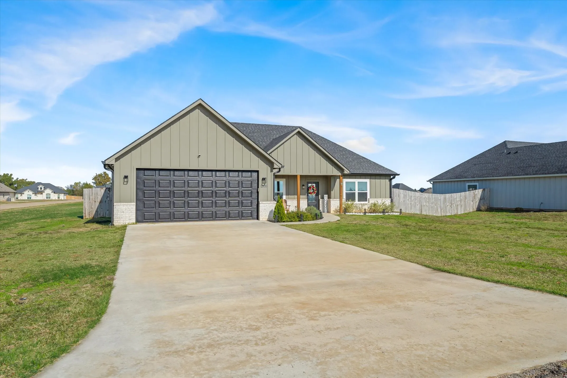 Single Family Residence For Sale in Smith County , 12608 CR 499, Lindale, Texas 75771, 4 Bedroom, 2 Bathroom, 2 Garage spaces, 1,842 Sqft, built in 2022, mls#21391072, Real Estate Agent in Lindale, Homes For Sale in Smith county, Homes For Sale in Lindale, Realtor in Lindale Texas, Real Estate Brokerage Independent Realty Texas, Luminita Cordes Realtor