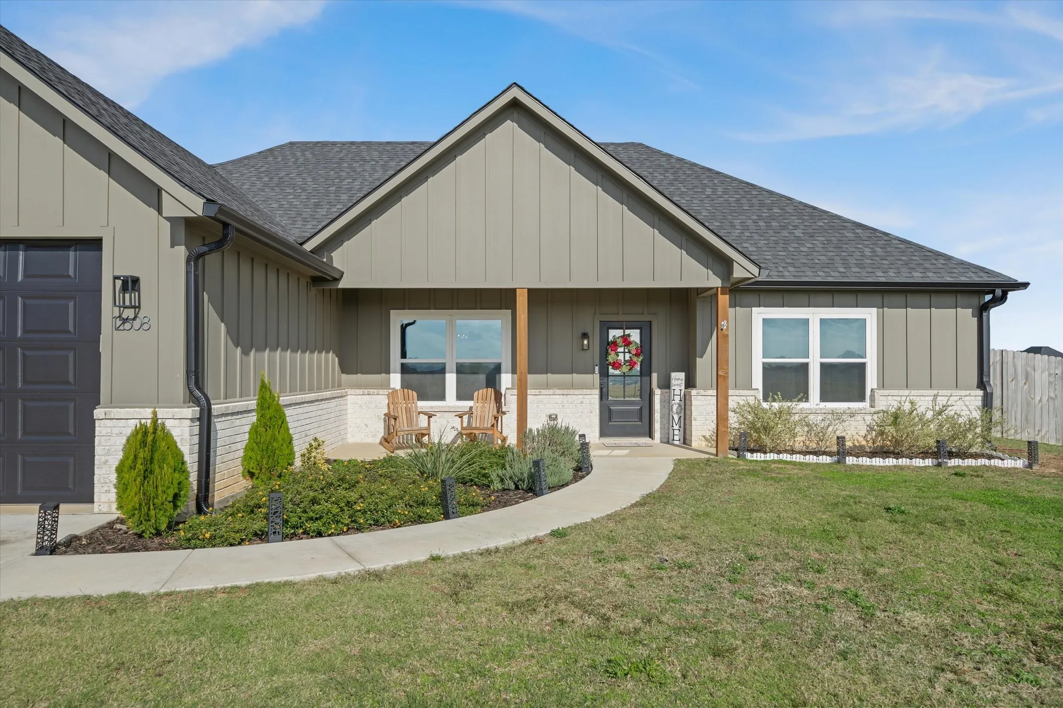 Single Family Residence For Sale in Smith County , 12608 CR 499, Lindale, Texas 75771, 4 Bedroom, 2 Bathroom, 2 Garage spaces, 1,842 Sqft, built in 2022, mls#21391072, Real Estate Agent in Lindale, Homes For Sale in Smith county, Homes For Sale in Lindale, Realtor in Lindale Texas, Real Estate Brokerage Independent Realty Texas, Luminita Cordes Realtor