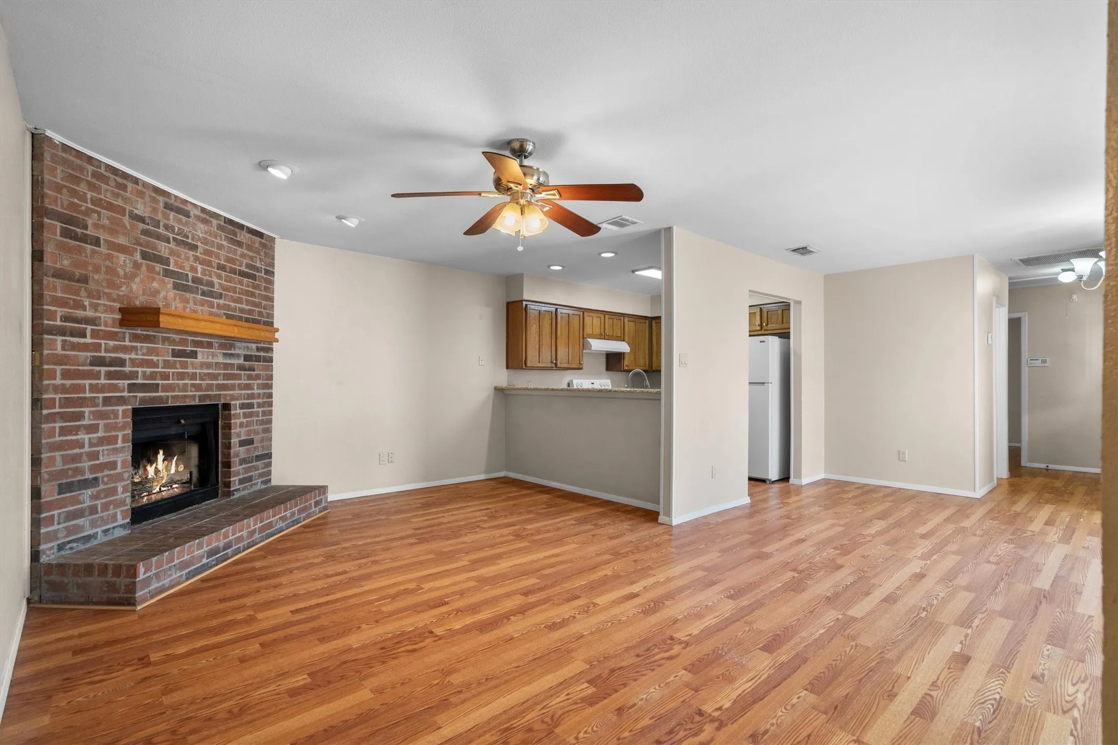 Duplex For Rent in Tarrant County , 726 Michol Street, Grapevine, Texas 76051, 3 Bedroom, 2 Bathroom, Garage spaces, 1,204 Sqft, built in 1983, mls#21385864, Real Estate Agent in Grapevine, Homes For Rent in Tarrant county, Homes For Rent in Grapevine, Realtor in Grapevine Texas, Real Estate Brokerage Independent Realty Texas, Luminita Cordes Realtor