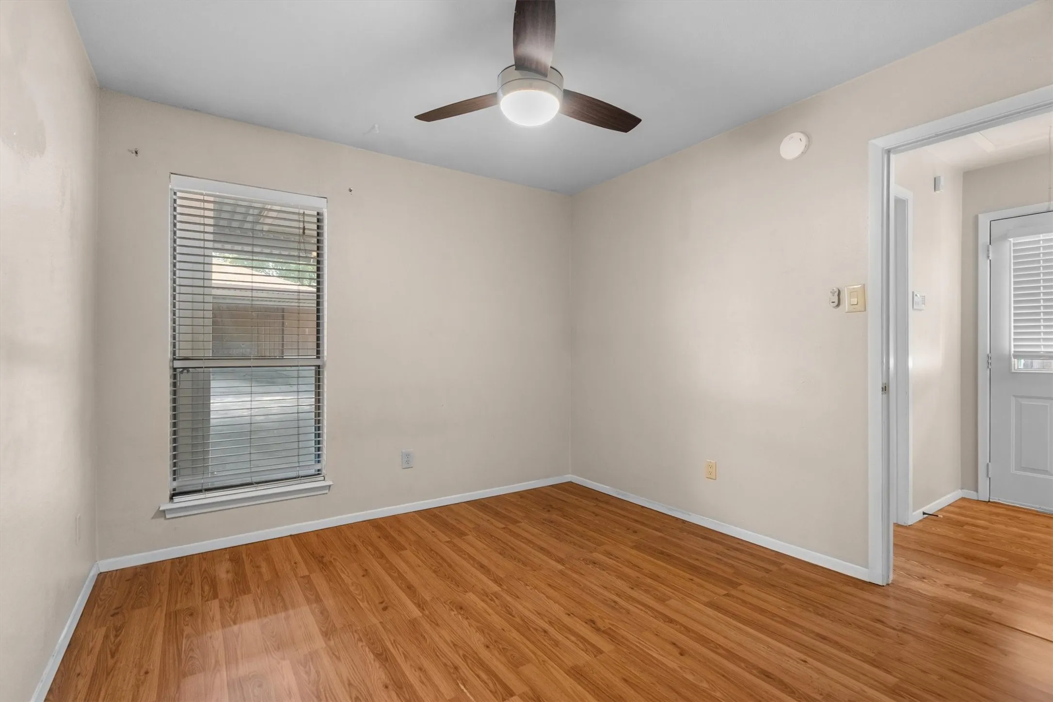 Duplex For Rent in Tarrant County , 726 Michol Street, Grapevine, Texas 76051, 3 Bedroom, 2 Bathroom, Garage spaces, 1,204 Sqft, built in 1983, mls#21385864, Real Estate Agent in Grapevine, Homes For Rent in Tarrant county, Homes For Rent in Grapevine, Realtor in Grapevine Texas, Real Estate Brokerage Independent Realty Texas, Luminita Cordes Realtor