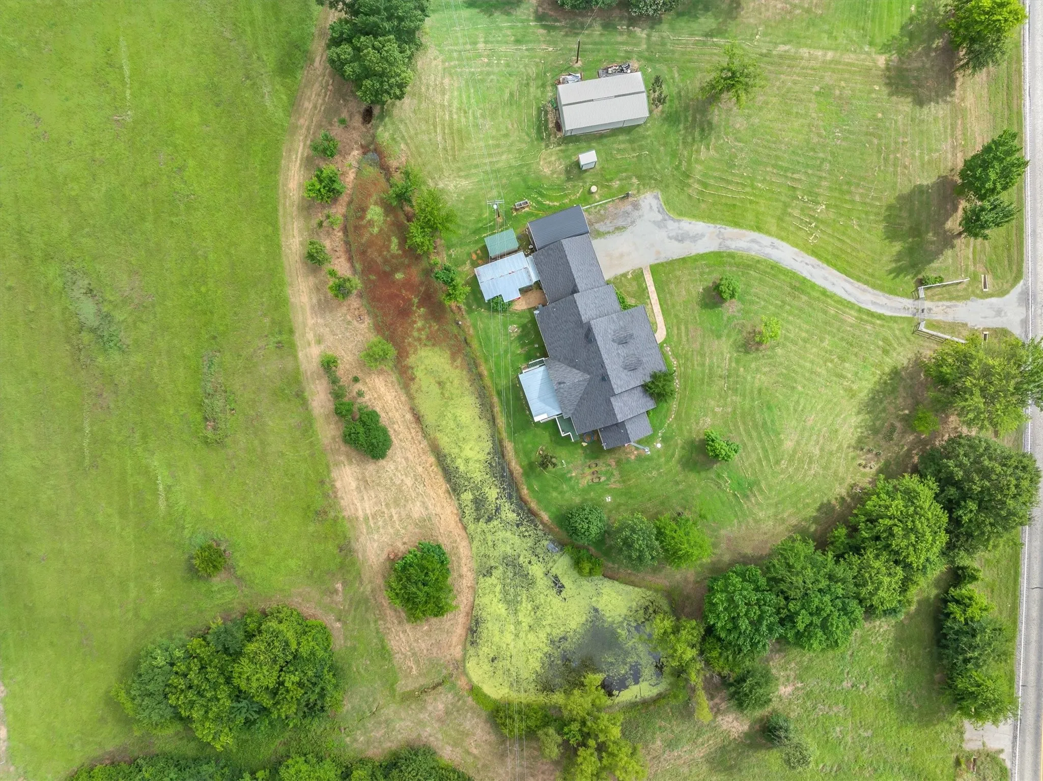 Single Family Residence For Sale in Van Zandt County , 11286 FM 17, Grand Saline, Texas 75140, 3 Bedroom, 3 Bathroom, Garage spaces, 2,400 Sqft, built in 2017, mls#21391127, Real Estate Agent in Grand Saline, Homes For Sale in Van Zandt county, Homes For Sale in Grand Saline, Realtor in Grand Saline Texas, Real Estate Brokerage Independent Realty Texas, Luminita Cordes Realtor