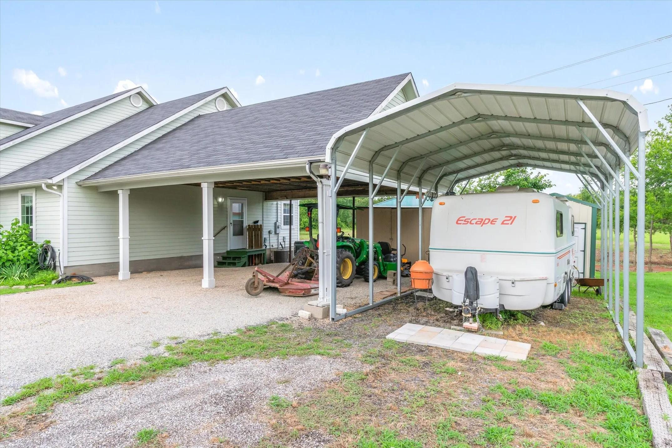 Single Family Residence For Sale in Van Zandt County , 11286 FM 17, Grand Saline, Texas 75140, 3 Bedroom, 3 Bathroom, Garage spaces, 2,400 Sqft, built in 2017, mls#21391127, Real Estate Agent in Grand Saline, Homes For Sale in Van Zandt county, Homes For Sale in Grand Saline, Realtor in Grand Saline Texas, Real Estate Brokerage Independent Realty Texas, Luminita Cordes Realtor