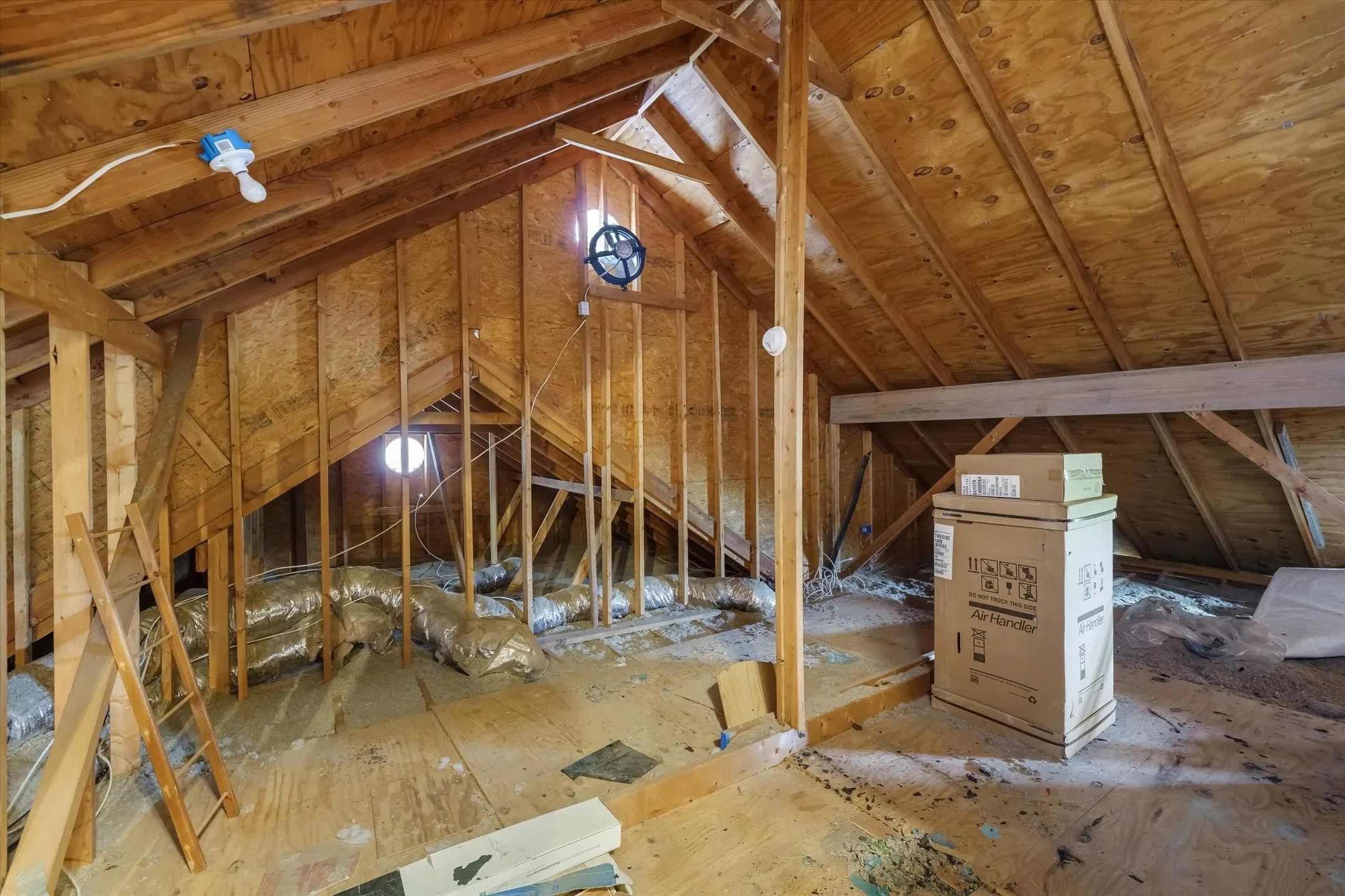 Single Family Residence For Sale in Van Zandt County , 11286 FM 17, Grand Saline, Texas 75140, 3 Bedroom, 3 Bathroom, Garage spaces, 2,400 Sqft, built in 2017, mls#21391127, Real Estate Agent in Grand Saline, Homes For Sale in Van Zandt county, Homes For Sale in Grand Saline, Realtor in Grand Saline Texas, Real Estate Brokerage Independent Realty Texas, Luminita Cordes Realtor