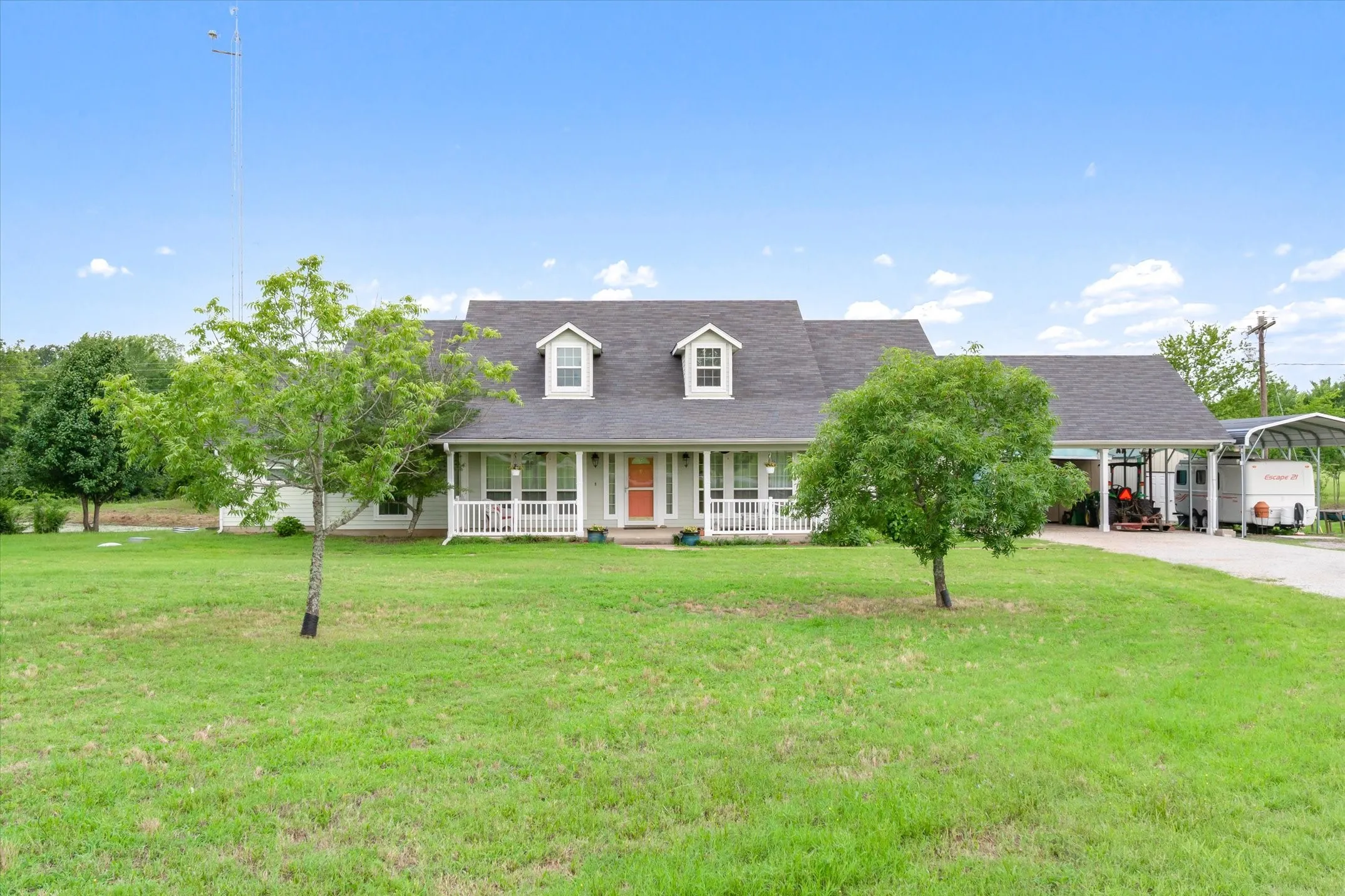 Single Family Residence For Sale in Van Zandt County , 11286 FM 17, Grand Saline, Texas 75140, 3 Bedroom, 3 Bathroom, Garage spaces, 2,400 Sqft, built in 2017, mls#21391127, Real Estate Agent in Grand Saline, Homes For Sale in Van Zandt county, Homes For Sale in Grand Saline, Realtor in Grand Saline Texas, Real Estate Brokerage Independent Realty Texas, Luminita Cordes Realtor