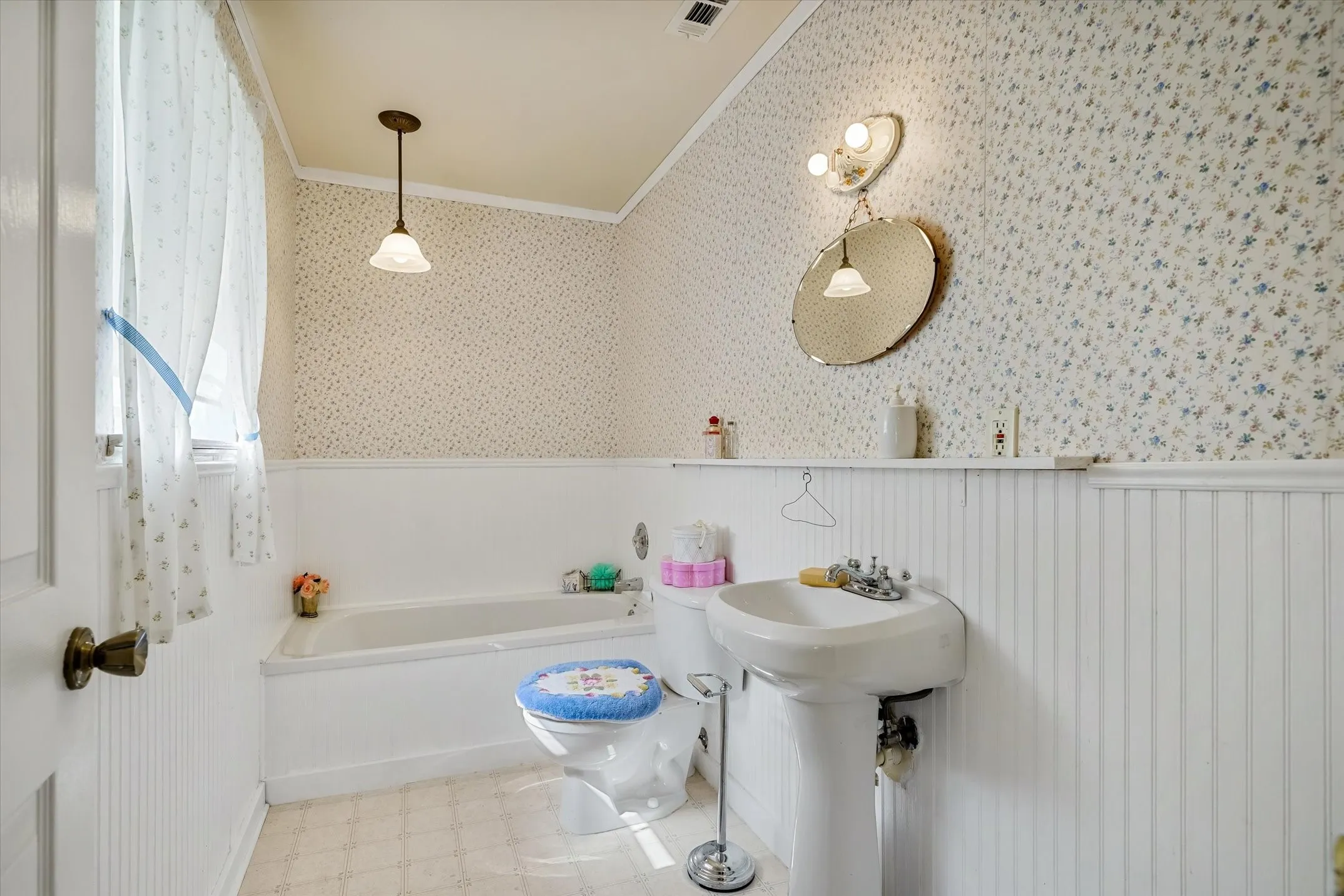 Single Family Residence For Sale in Van Zandt County , 11286 FM 17, Grand Saline, Texas 75140, 3 Bedroom, 3 Bathroom, Garage spaces, 2,400 Sqft, built in 2017, mls#21391127, Real Estate Agent in Grand Saline, Homes For Sale in Van Zandt county, Homes For Sale in Grand Saline, Realtor in Grand Saline Texas, Real Estate Brokerage Independent Realty Texas, Luminita Cordes Realtor