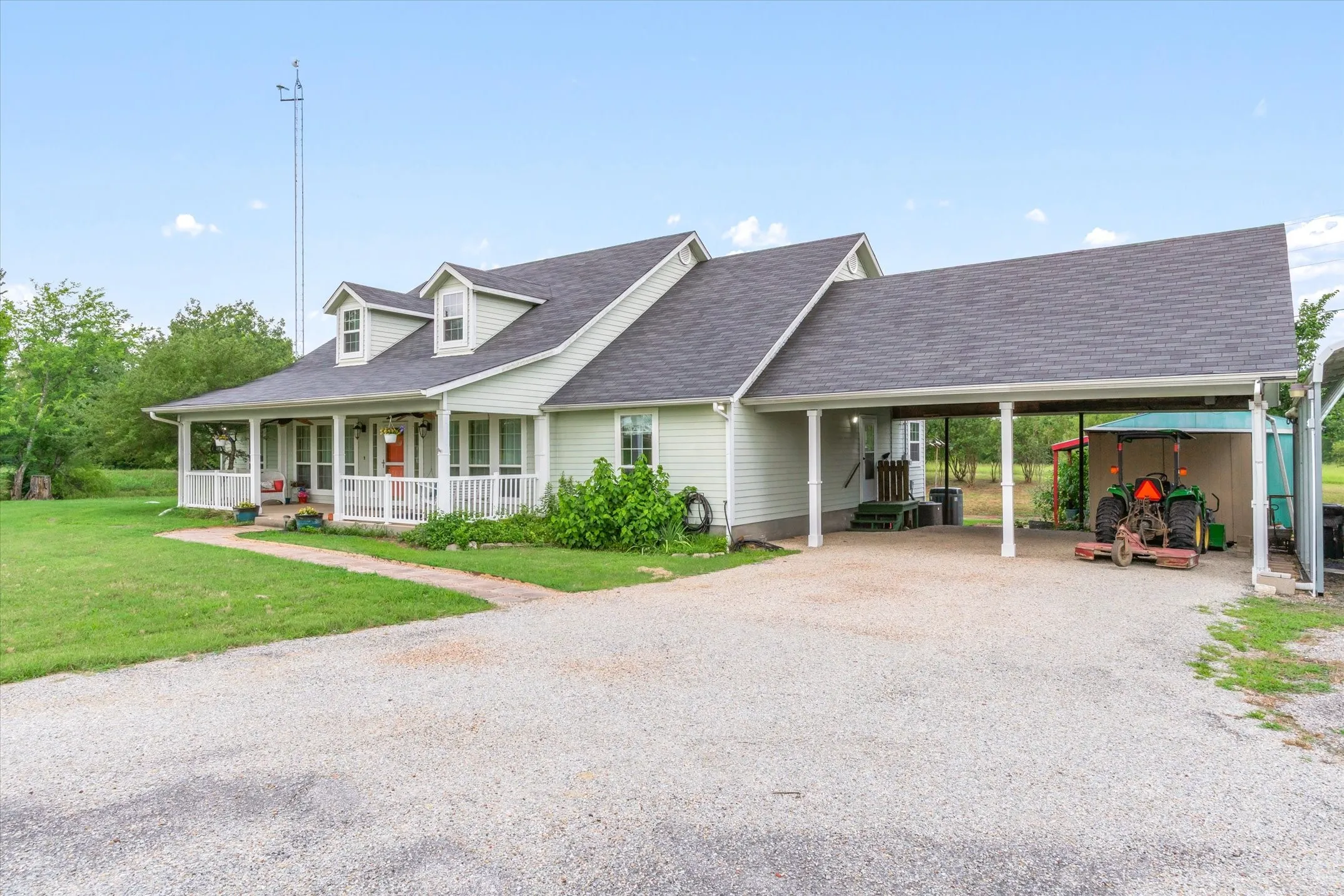 Single Family Residence For Sale in Van Zandt County , 11286 FM 17, Grand Saline, Texas 75140, 3 Bedroom, 3 Bathroom, Garage spaces, 2,400 Sqft, built in 2017, mls#21391127, Real Estate Agent in Grand Saline, Homes For Sale in Van Zandt county, Homes For Sale in Grand Saline, Realtor in Grand Saline Texas, Real Estate Brokerage Independent Realty Texas, Luminita Cordes Realtor