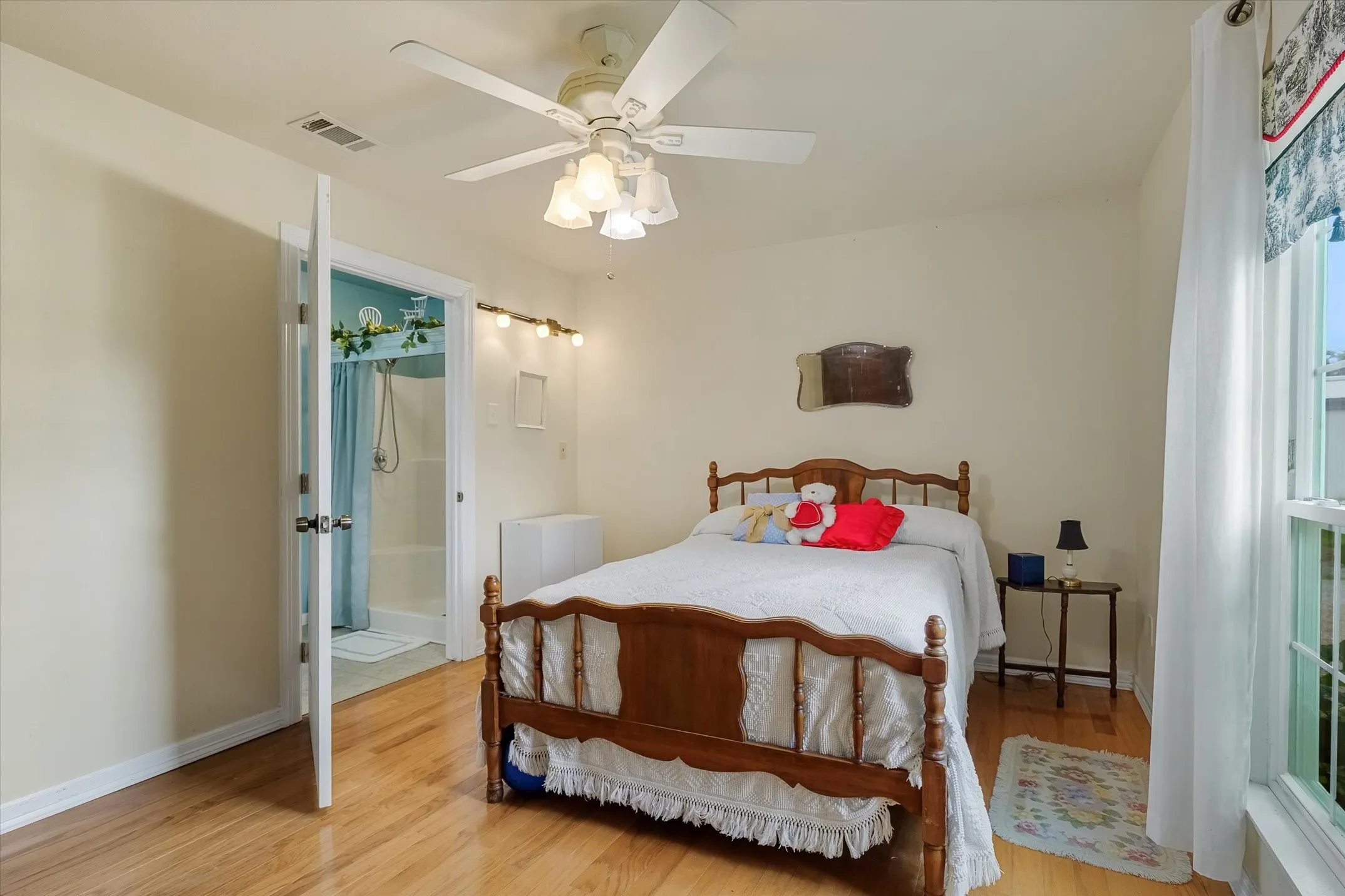 Single Family Residence For Sale in Van Zandt County , 11286 FM 17, Grand Saline, Texas 75140, 3 Bedroom, 3 Bathroom, Garage spaces, 2,400 Sqft, built in 2017, mls#21391127, Real Estate Agent in Grand Saline, Homes For Sale in Van Zandt county, Homes For Sale in Grand Saline, Realtor in Grand Saline Texas, Real Estate Brokerage Independent Realty Texas, Luminita Cordes Realtor