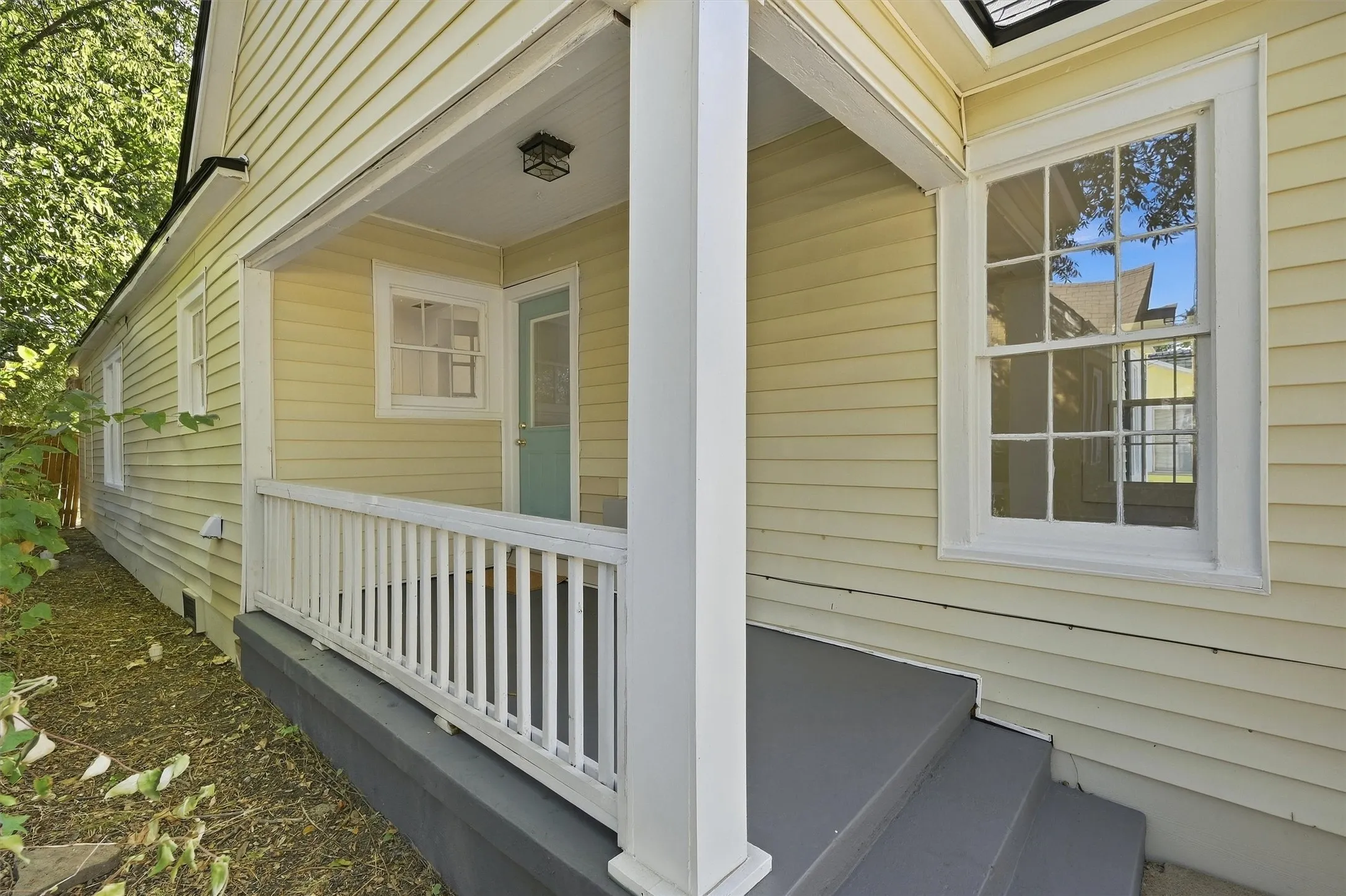Single Family Residence For Sale in Grayson County , 917 N Woods Street, Sherman, Texas 75092, 3 Bedroom, 2 Bathroom, Garage spaces, 1,611 Sqft, built in 1935, mls#21389011, Real Estate Agent in Sherman, Homes For Sale in Grayson county, Homes For Sale in Sherman, Realtor in Sherman Texas, Real Estate Brokerage Independent Realty Texas, Luminita Cordes Realtor