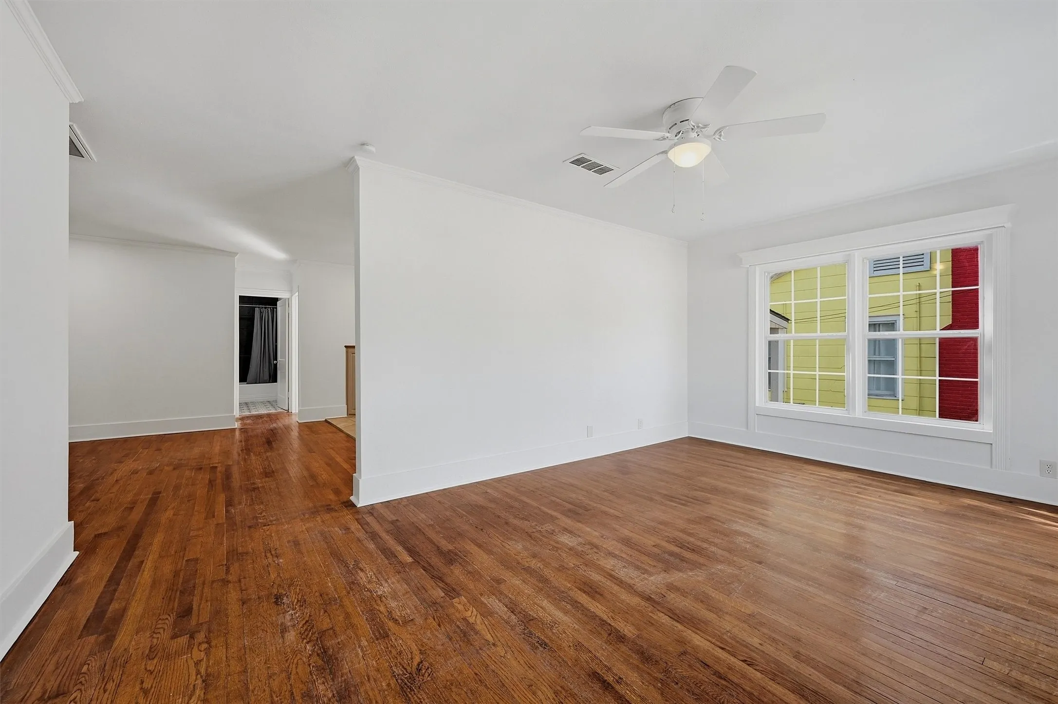 Single Family Residence For Sale in Grayson County , 917 N Woods Street, Sherman, Texas 75092, 3 Bedroom, 2 Bathroom, Garage spaces, 1,611 Sqft, built in 1935, mls#21389011, Real Estate Agent in Sherman, Homes For Sale in Grayson county, Homes For Sale in Sherman, Realtor in Sherman Texas, Real Estate Brokerage Independent Realty Texas, Luminita Cordes Realtor