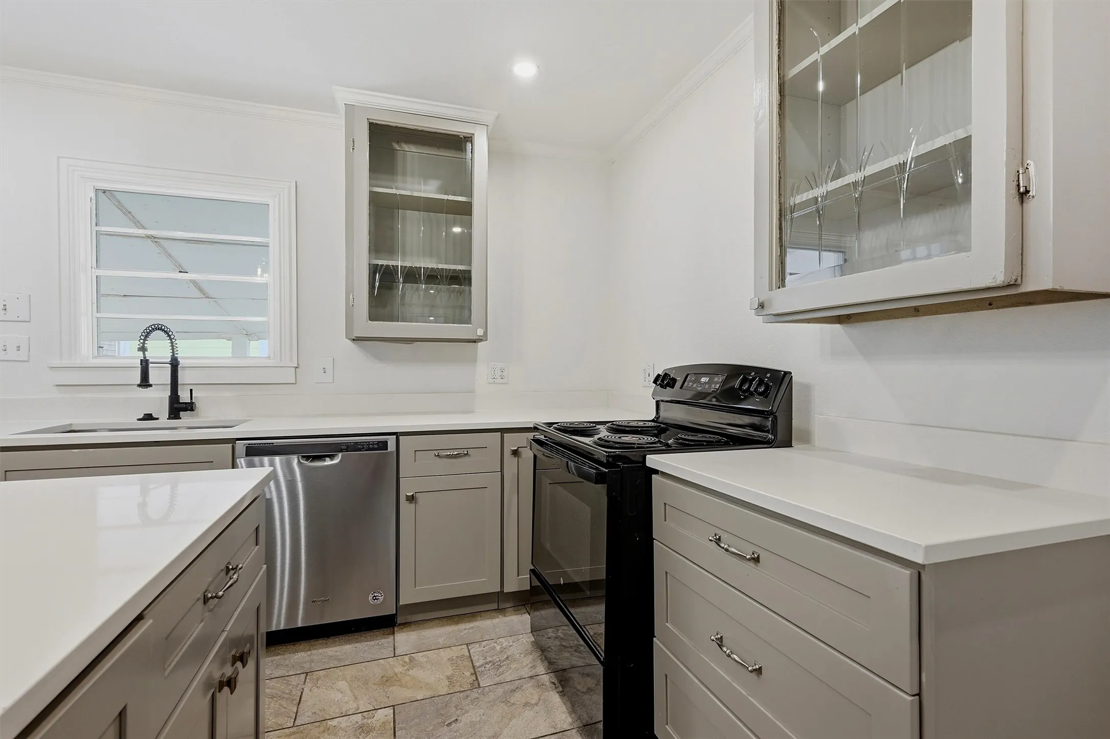Single Family Residence For Sale in Grayson County , 917 N Woods Street, Sherman, Texas 75092, 3 Bedroom, 2 Bathroom, Garage spaces, 1,611 Sqft, built in 1935, mls#21389011, Real Estate Agent in Sherman, Homes For Sale in Grayson county, Homes For Sale in Sherman, Realtor in Sherman Texas, Real Estate Brokerage Independent Realty Texas, Luminita Cordes Realtor