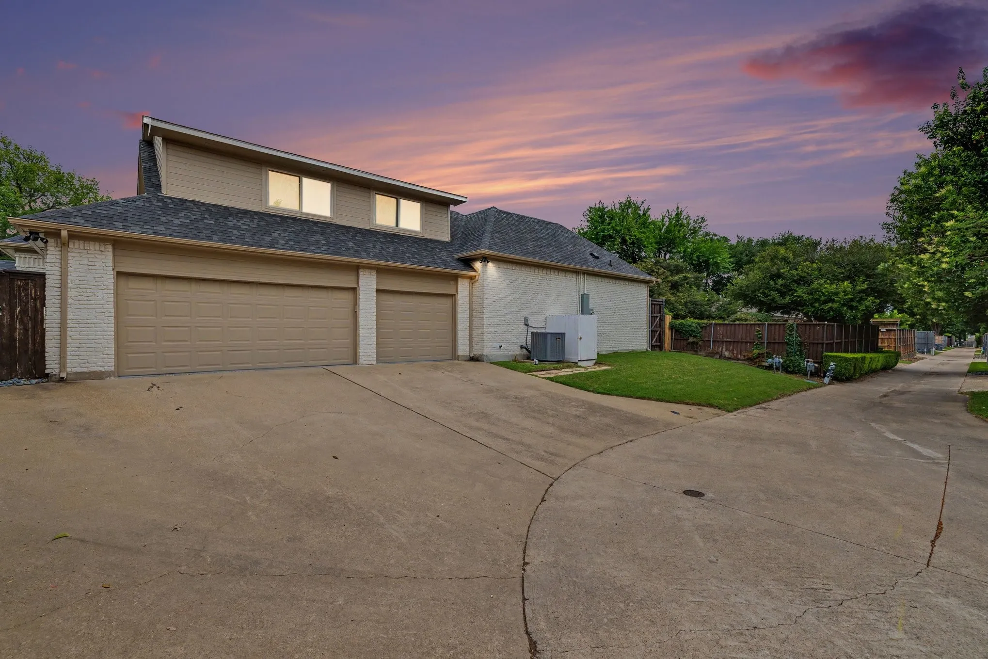 Single Family Residence For Rent in Dallas County , 17327 Davenport Road, Dallas, Texas 75248, 4 Bedroom, 4 Bathroom, 3 Garage spaces, 4,148 Sqft, built in 1985, mls#21391100, Real Estate Agent in Dallas, Homes For Rent in Dallas county, Homes For Rent in Dallas, Realtor in Dallas Texas, Real Estate Brokerage Independent Realty Texas, Luminita Cordes Realtor
