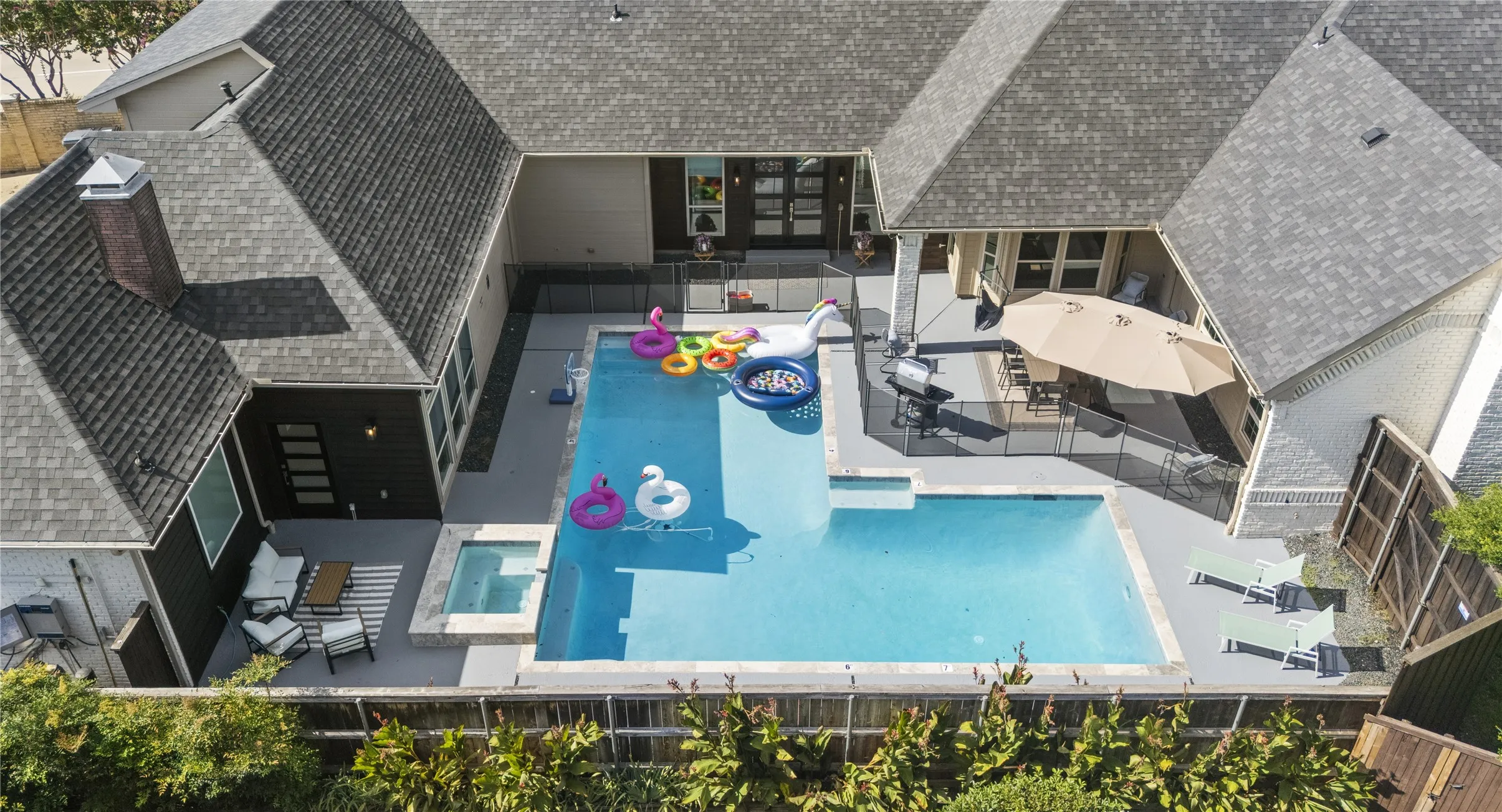 Single Family Residence For Rent in Dallas County , 17327 Davenport Road, Dallas, Texas 75248, 4 Bedroom, 4 Bathroom, 3 Garage spaces, 4,148 Sqft, built in 1985, mls#21391100, Real Estate Agent in Dallas, Homes For Rent in Dallas county, Homes For Rent in Dallas, Realtor in Dallas Texas, Real Estate Brokerage Independent Realty Texas, Luminita Cordes Realtor