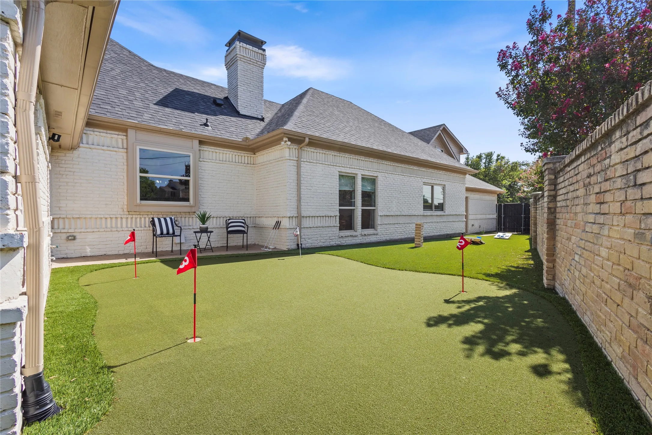 Single Family Residence For Rent in Dallas County , 17327 Davenport Road, Dallas, Texas 75248, 4 Bedroom, 4 Bathroom, 3 Garage spaces, 4,148 Sqft, built in 1985, mls#21391100, Real Estate Agent in Dallas, Homes For Rent in Dallas county, Homes For Rent in Dallas, Realtor in Dallas Texas, Real Estate Brokerage Independent Realty Texas, Luminita Cordes Realtor