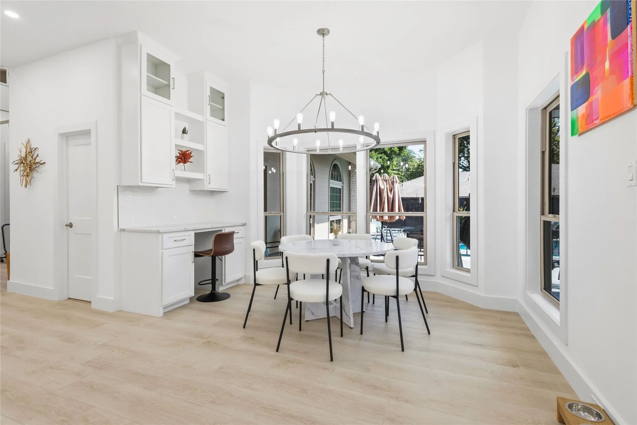 Single Family Residence For Rent in Dallas County , 17327 Davenport Road, Dallas, Texas 75248, 4 Bedroom, 4 Bathroom, 3 Garage spaces, 4,148 Sqft, built in 1985, mls#21391100, Real Estate Agent in Dallas, Homes For Rent in Dallas county, Homes For Rent in Dallas, Realtor in Dallas Texas, Real Estate Brokerage Independent Realty Texas, Luminita Cordes Realtor
