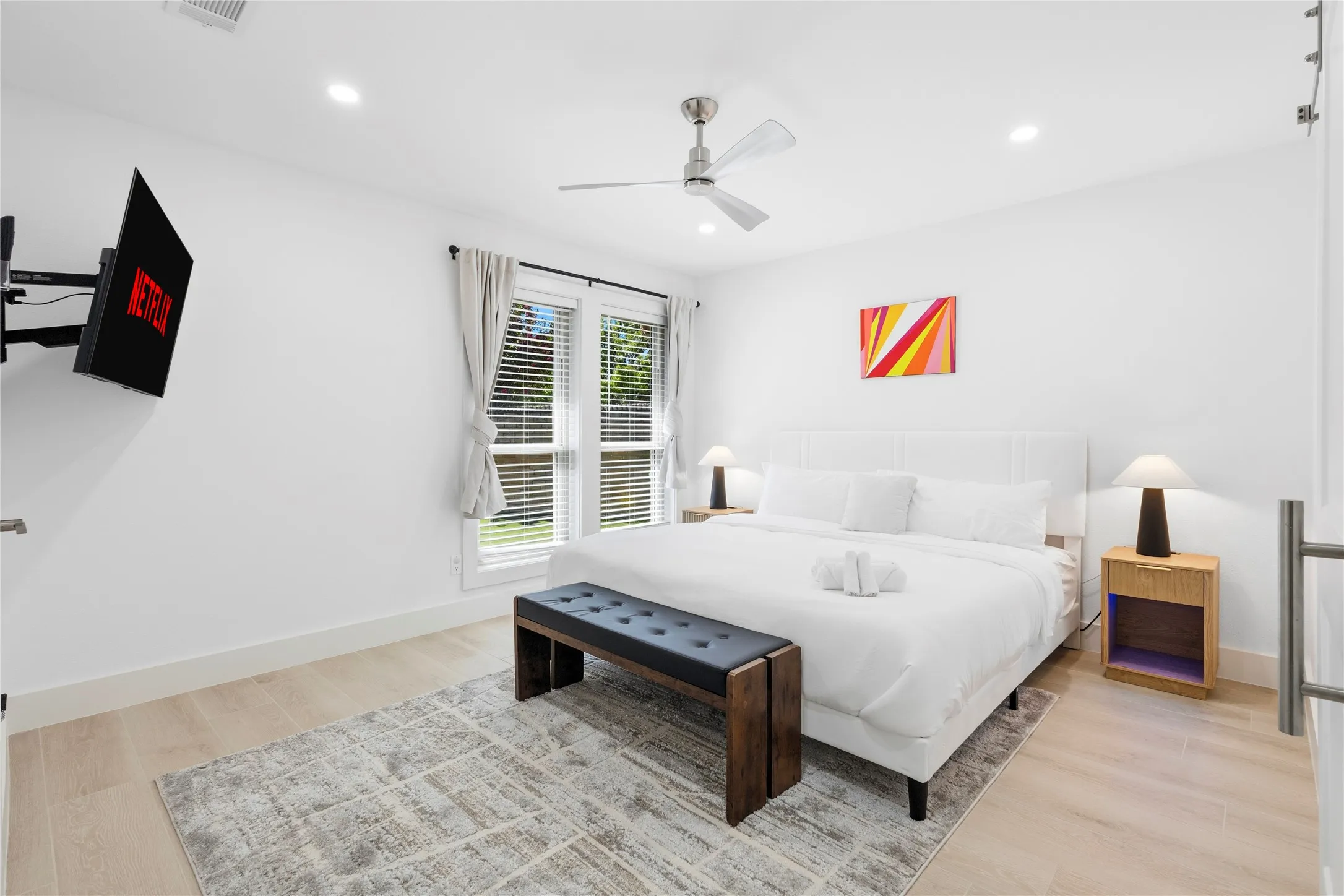 Single Family Residence For Rent in Dallas County , 17327 Davenport Road, Dallas, Texas 75248, 4 Bedroom, 4 Bathroom, 3 Garage spaces, 4,148 Sqft, built in 1985, mls#21391100, Real Estate Agent in Dallas, Homes For Rent in Dallas county, Homes For Rent in Dallas, Realtor in Dallas Texas, Real Estate Brokerage Independent Realty Texas, Luminita Cordes Realtor