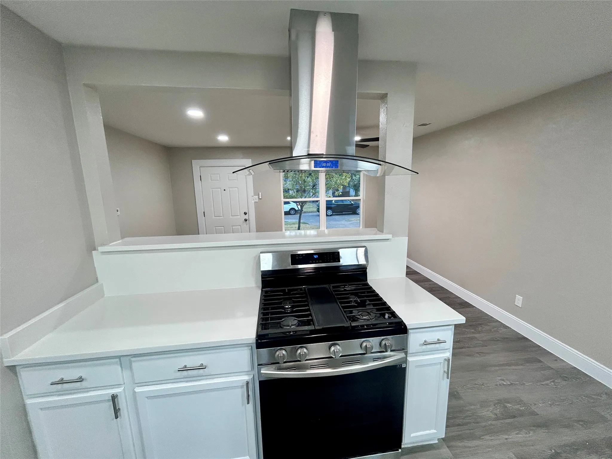 Single Family Residence For Sale in Dallas County , 705 Jadewood Drive, Dallas, Texas 75232, 3 Bedroom, 1 Bathroom, 1 Garage spaces, 946 Sqft, built in 1958, mls#21391133, Real Estate Agent in Dallas, Homes For Sale in Dallas county, Homes For Sale in Dallas, Realtor in Dallas Texas, Real Estate Brokerage Independent Realty Texas, Luminita Cordes Realtor