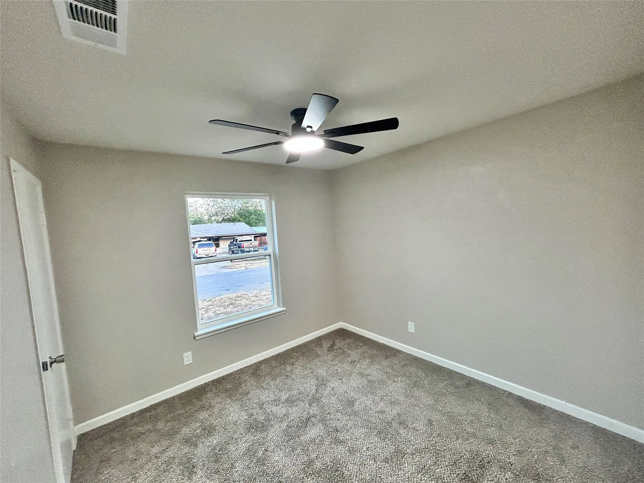 Single Family Residence For Sale in Dallas County , 705 Jadewood Drive, Dallas, Texas 75232, 3 Bedroom, 1 Bathroom, 1 Garage spaces, 946 Sqft, built in 1958, mls#21391133, Real Estate Agent in Dallas, Homes For Sale in Dallas county, Homes For Sale in Dallas, Realtor in Dallas Texas, Real Estate Brokerage Independent Realty Texas, Luminita Cordes Realtor