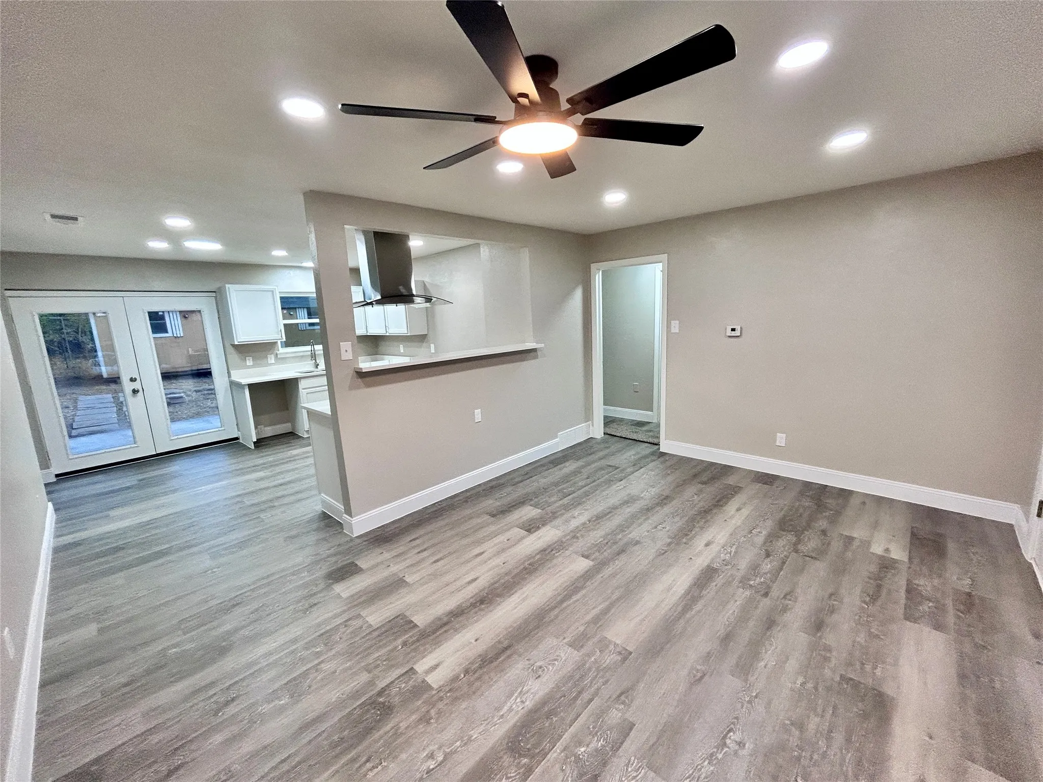 Single Family Residence For Sale in Dallas County , 705 Jadewood Drive, Dallas, Texas 75232, 3 Bedroom, 1 Bathroom, 1 Garage spaces, 946 Sqft, built in 1958, mls#21391133, Real Estate Agent in Dallas, Homes For Sale in Dallas county, Homes For Sale in Dallas, Realtor in Dallas Texas, Real Estate Brokerage Independent Realty Texas, Luminita Cordes Realtor