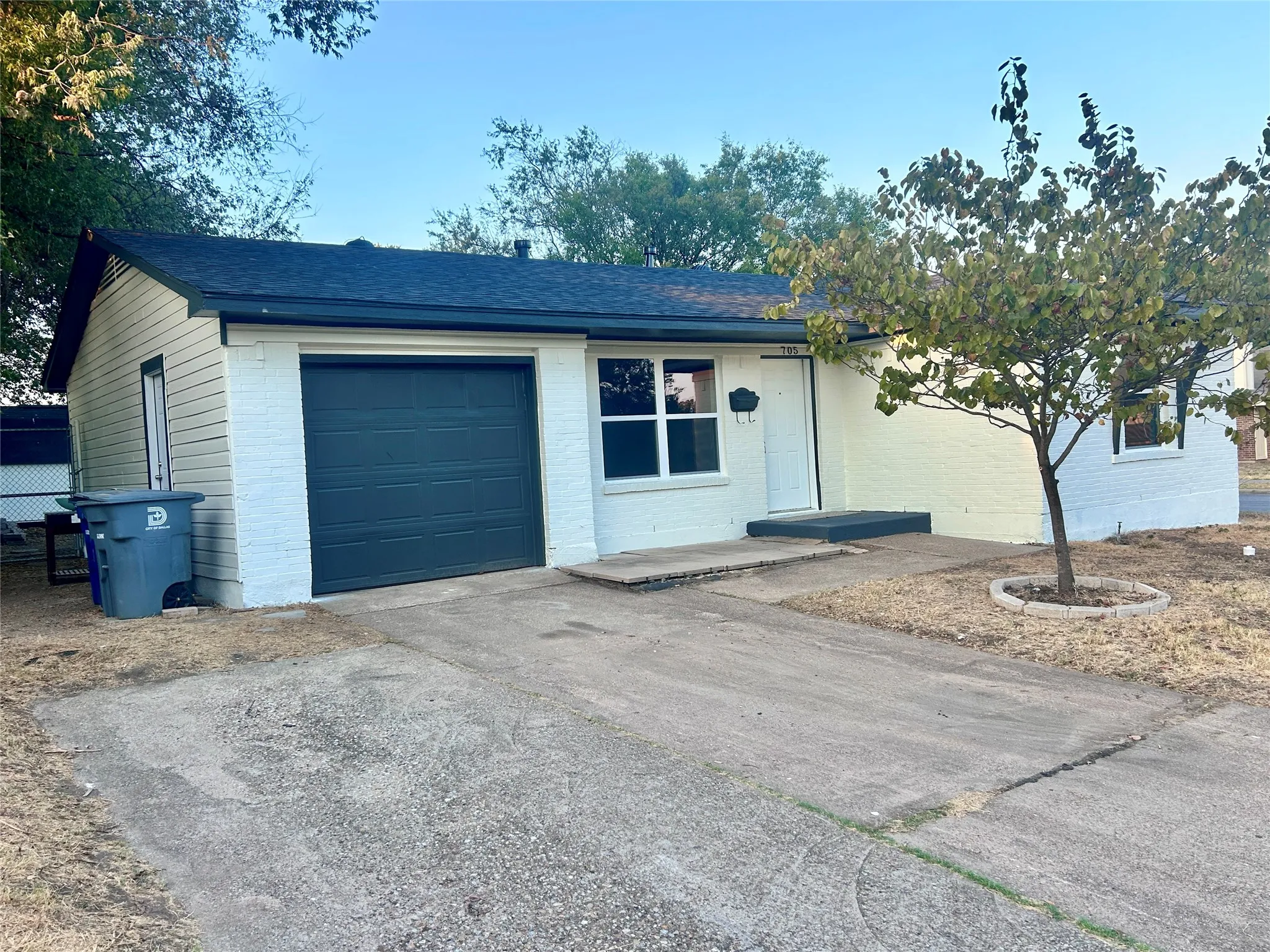 Single Family Residence For Sale in Dallas County , 705 Jadewood Drive, Dallas, Texas 75232, 3 Bedroom, 1 Bathroom, 1 Garage spaces, 946 Sqft, built in 1958, mls#21391133, Real Estate Agent in Dallas, Homes For Sale in Dallas county, Homes For Sale in Dallas, Realtor in Dallas Texas, Real Estate Brokerage Independent Realty Texas, Luminita Cordes Realtor