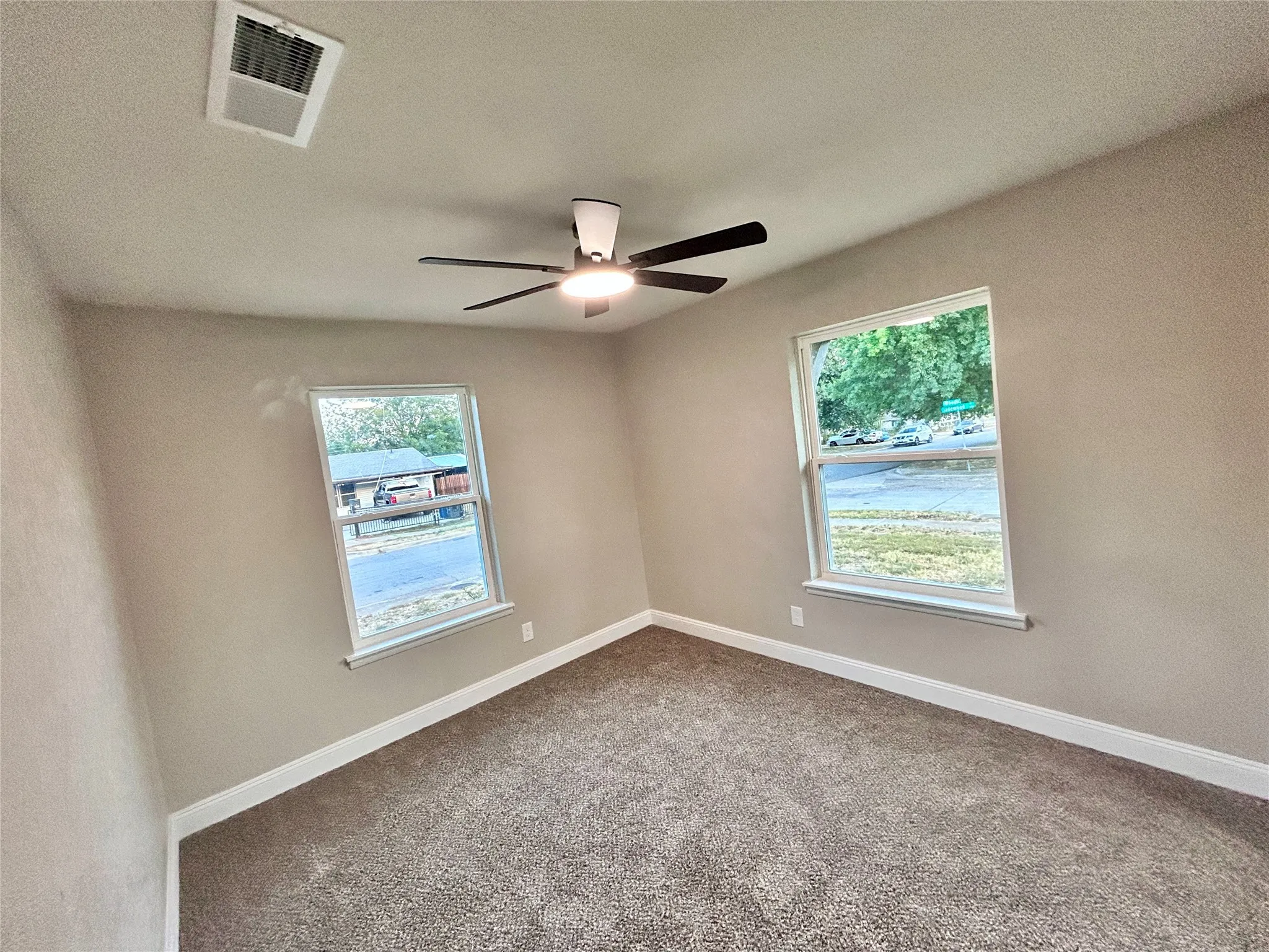 Single Family Residence For Sale in Dallas County , 705 Jadewood Drive, Dallas, Texas 75232, 3 Bedroom, 1 Bathroom, 1 Garage spaces, 946 Sqft, built in 1958, mls#21391133, Real Estate Agent in Dallas, Homes For Sale in Dallas county, Homes For Sale in Dallas, Realtor in Dallas Texas, Real Estate Brokerage Independent Realty Texas, Luminita Cordes Realtor