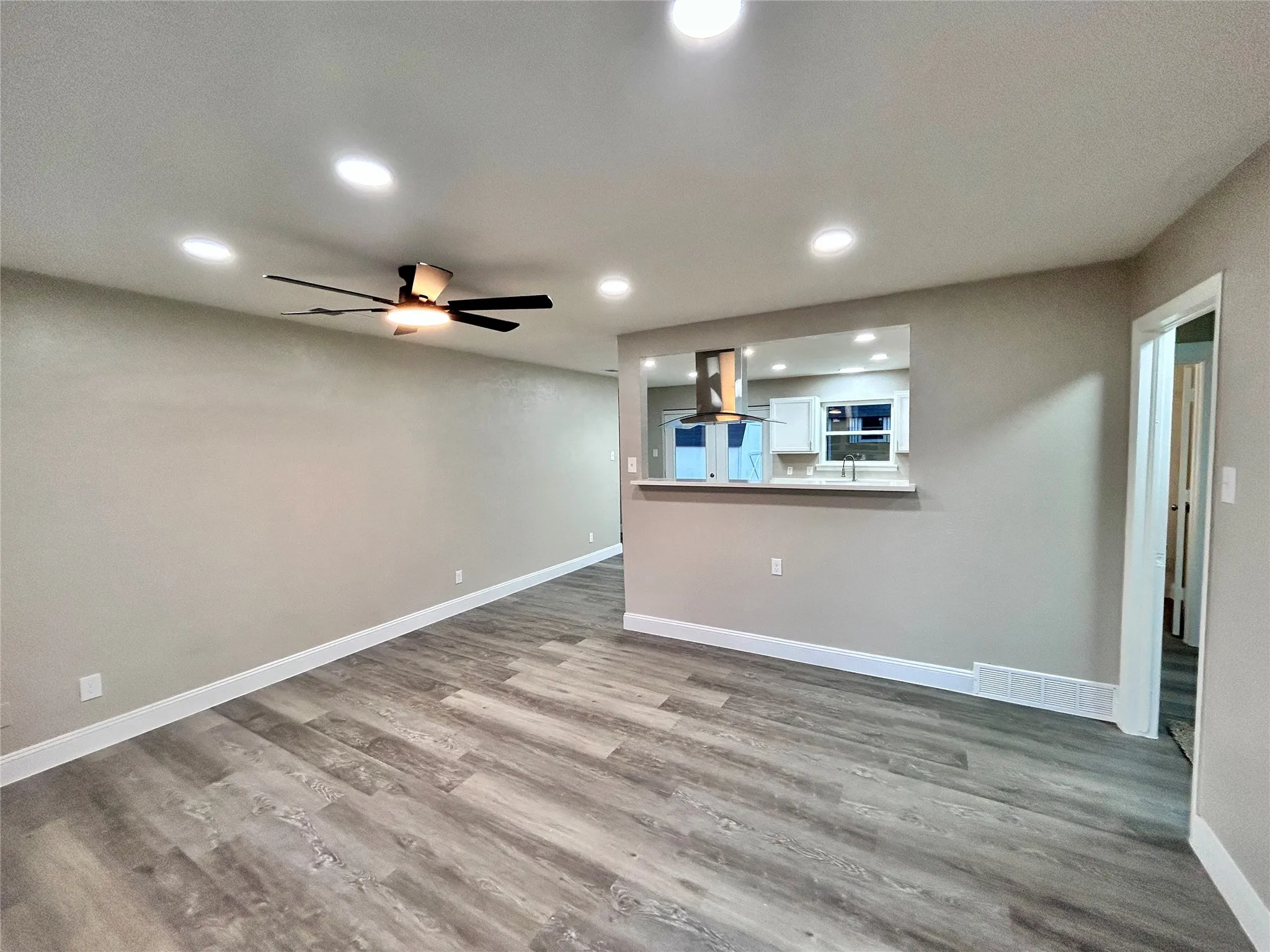 Single Family Residence For Sale in Dallas County , 705 Jadewood Drive, Dallas, Texas 75232, 3 Bedroom, 1 Bathroom, 1 Garage spaces, 946 Sqft, built in 1958, mls#21391133, Real Estate Agent in Dallas, Homes For Sale in Dallas county, Homes For Sale in Dallas, Realtor in Dallas Texas, Real Estate Brokerage Independent Realty Texas, Luminita Cordes Realtor