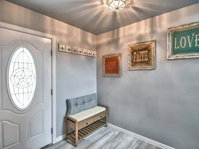 Single Family Residence For Rent