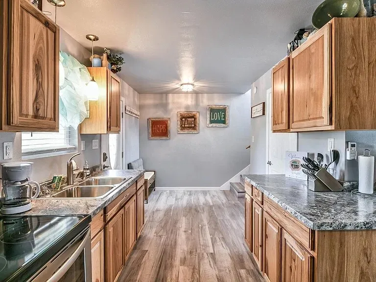 Single Family Residence For Rent in Hood County , 824 S Blue Quail Court, Granbury, Texas 76049, 1 Bedroom, 2 Bathroom, Garage spaces, 768 Sqft, built in 2021, mls#21391120, Real Estate Agent in Granbury, Homes For Rent in Hood county, Homes For Rent in Granbury, Realtor in Granbury Texas, Real Estate Brokerage Independent Realty Texas, Luminita Cordes Realtor