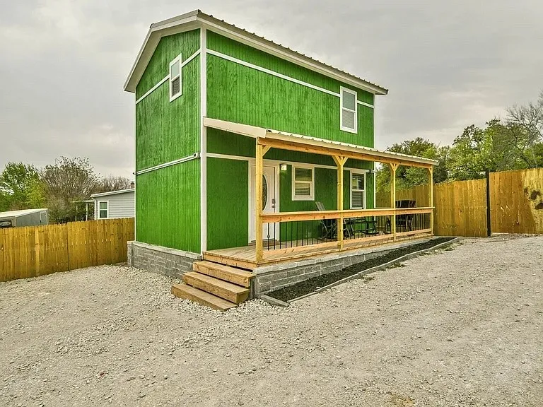 Single Family Residence For Rent in Hood County , 824 S Blue Quail Court, Granbury, Texas 76049, 1 Bedroom, 2 Bathroom, Garage spaces, 768 Sqft, built in 2021, mls#21391120, Real Estate Agent in Granbury, Homes For Rent in Hood county, Homes For Rent in Granbury, Realtor in Granbury Texas, Real Estate Brokerage Independent Realty Texas, Luminita Cordes Realtor
