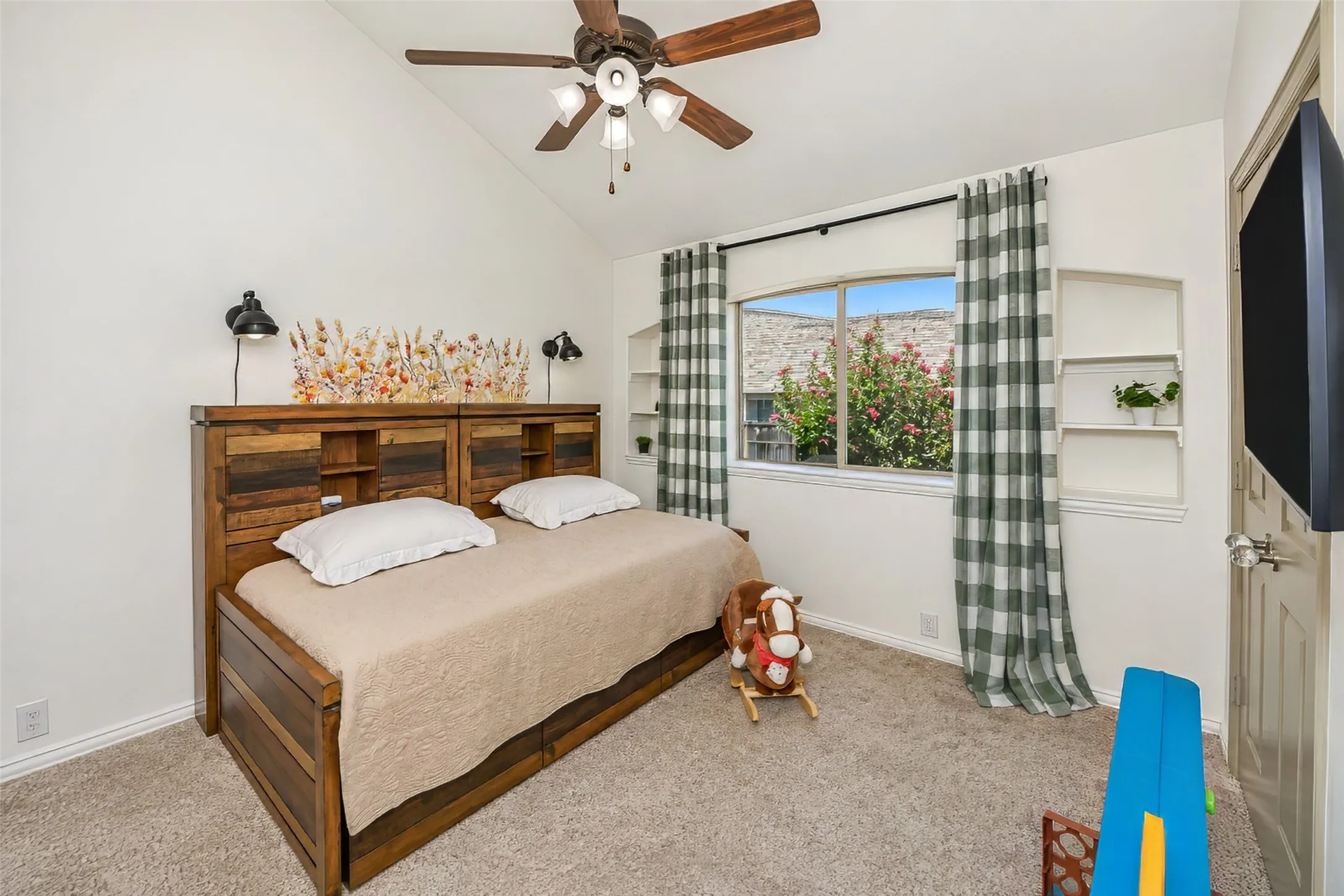 Single Family Residence For Sale in Tarrant County , 745 Dalrock Road, Fort Worth, Texas 76131, 4 Bedroom, 2 Bathroom, 3 Garage spaces, 2,221 Sqft, built in 2011, mls#21391082, Real Estate Agent in Fort Worth, Homes For Sale in Tarrant county, Homes For Sale in Fort Worth, Realtor in Fort Worth Texas, Real Estate Brokerage Independent Realty Texas, Luminita Cordes Realtor
