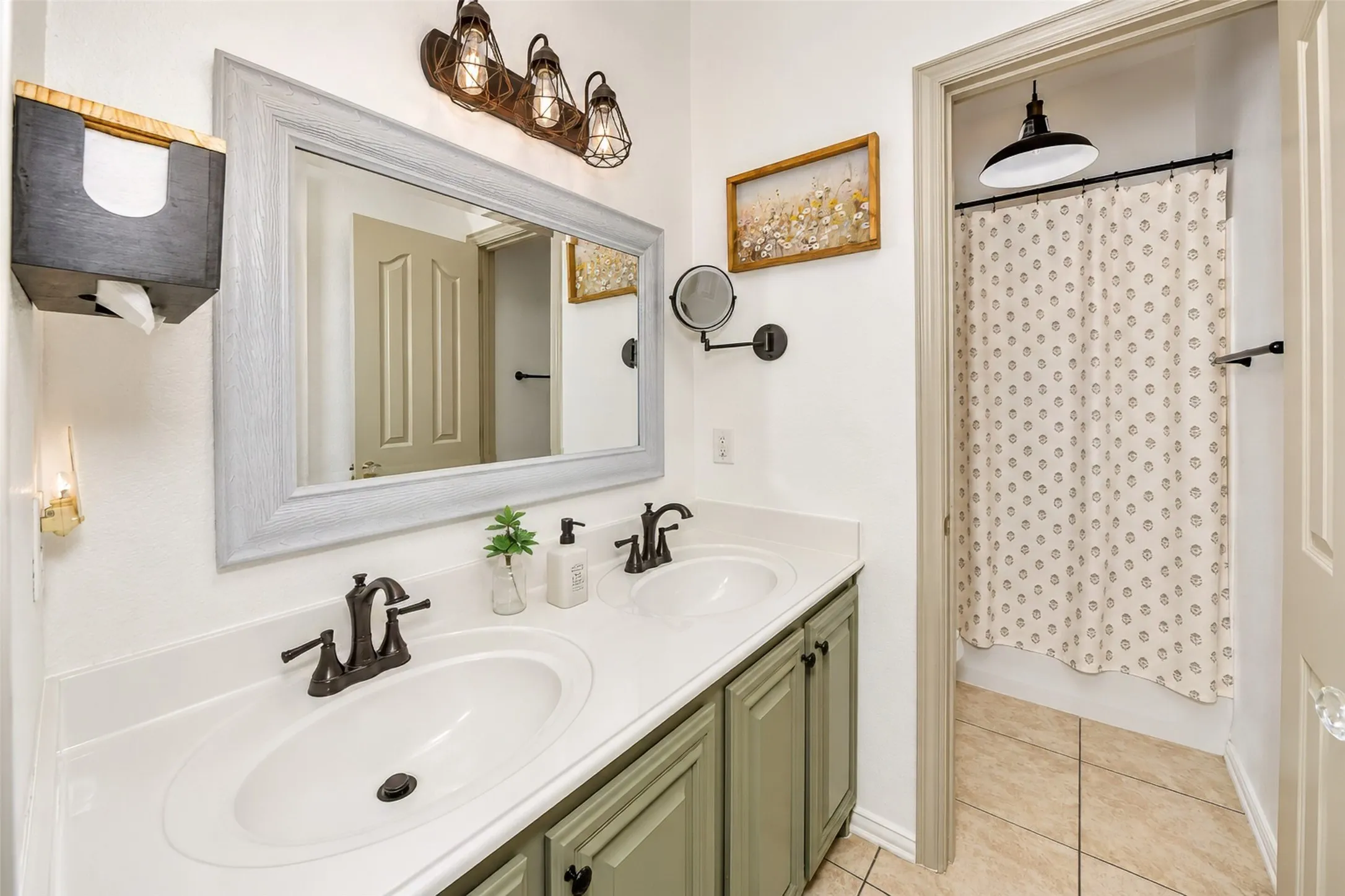 Single Family Residence For Sale in Tarrant County , 745 Dalrock Road, Fort Worth, Texas 76131, 4 Bedroom, 2 Bathroom, 3 Garage spaces, 2,221 Sqft, built in 2011, mls#21391082, Real Estate Agent in Fort Worth, Homes For Sale in Tarrant county, Homes For Sale in Fort Worth, Realtor in Fort Worth Texas, Real Estate Brokerage Independent Realty Texas, Luminita Cordes Realtor