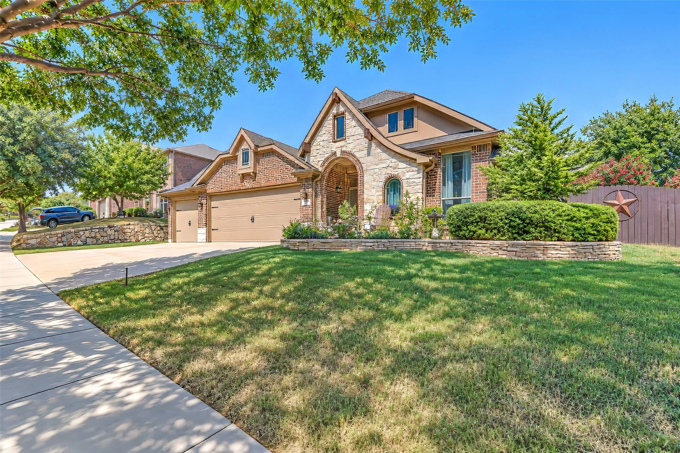 Single Family Residence For Sale in Tarrant County , 745 Dalrock Road, Fort Worth, Texas 76131, 4 Bedroom, 2 Bathroom, 3 Garage spaces, 2,221 Sqft, built in 2011, mls#21391082, Real Estate Agent in Fort Worth, Homes For Sale in Tarrant county, Homes For Sale in Fort Worth, Realtor in Fort Worth Texas, Real Estate Brokerage Independent Realty Texas, Luminita Cordes Realtor