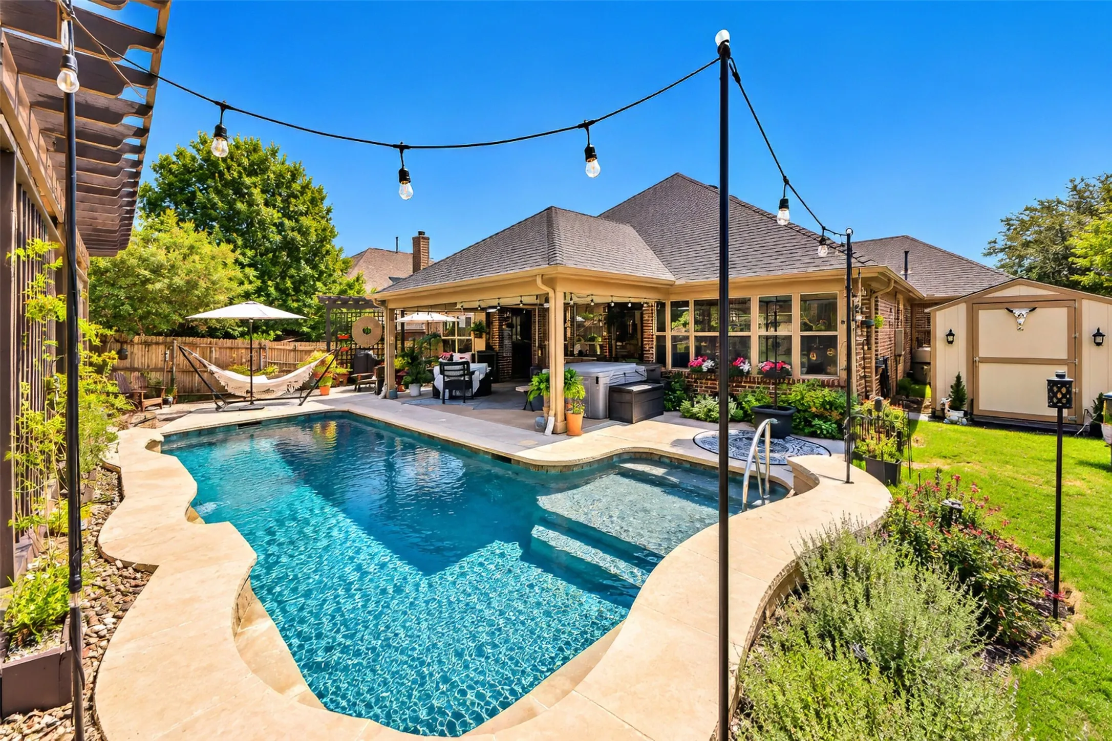 Single Family Residence For Sale in Tarrant County , 745 Dalrock Road, Fort Worth, Texas 76131, 4 Bedroom, 2 Bathroom, 3 Garage spaces, 2,221 Sqft, built in 2011, mls#21391082, Real Estate Agent in Fort Worth, Homes For Sale in Tarrant county, Homes For Sale in Fort Worth, Realtor in Fort Worth Texas, Real Estate Brokerage Independent Realty Texas, Luminita Cordes Realtor