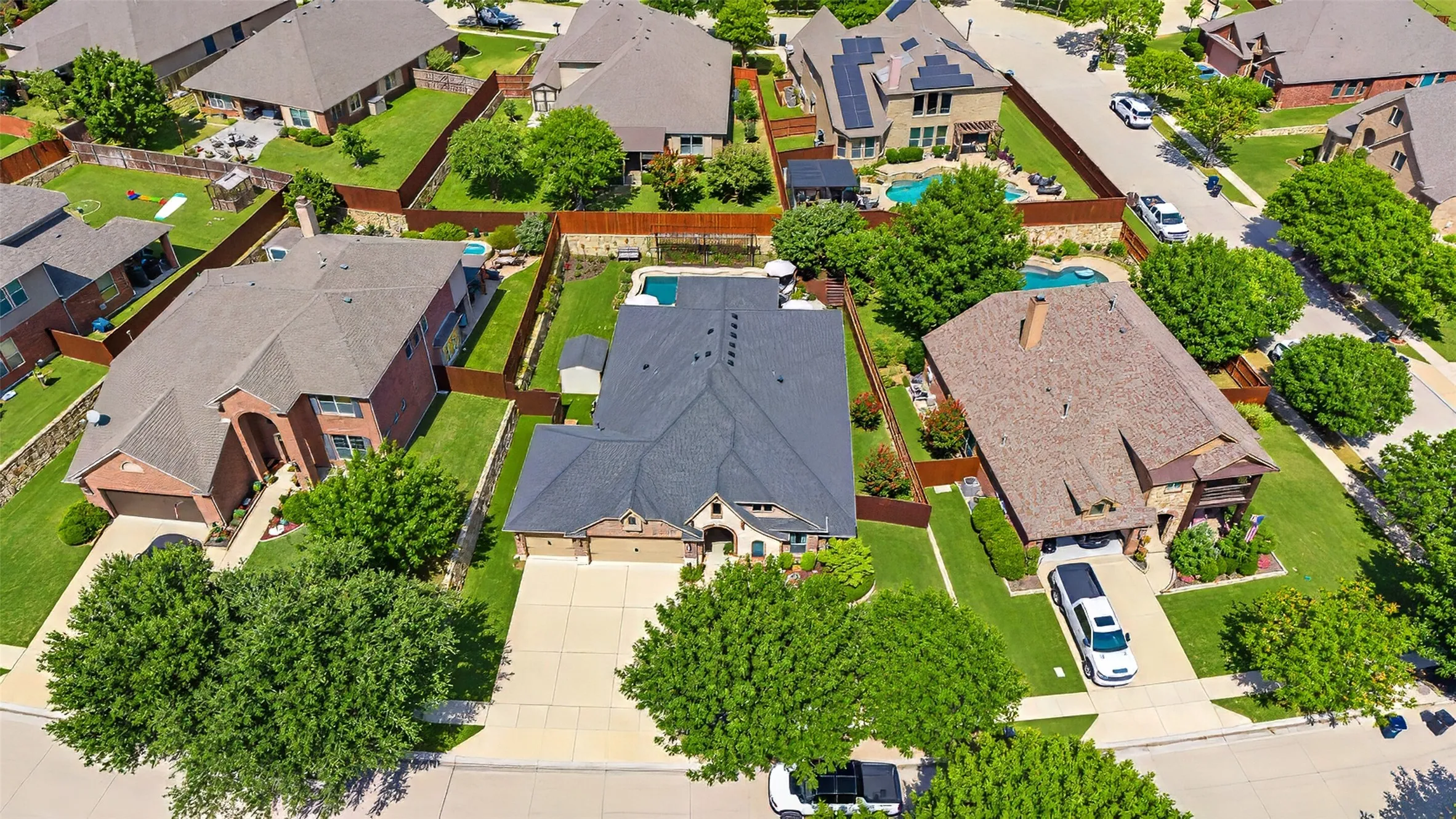 Aerial view house faces south