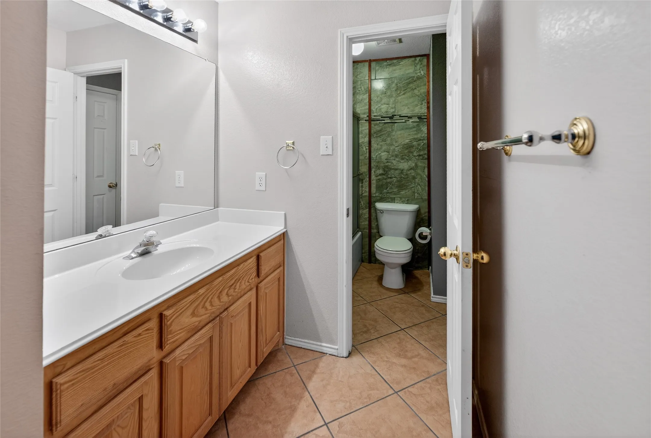 Single Family Residence For Sale in Dallas County , 3318 Chapelwood Drive, Sunnyvale, Texas 75182, 5 Bedroom, 5 Bathroom, 3 Garage spaces, 3,319 Sqft, built in 2000, mls#21391136, Real Estate Agent in Sunnyvale, Homes For Sale in Dallas county, Homes For Sale in Sunnyvale, Realtor in Sunnyvale Texas, Real Estate Brokerage Independent Realty Texas, Luminita Cordes Realtor