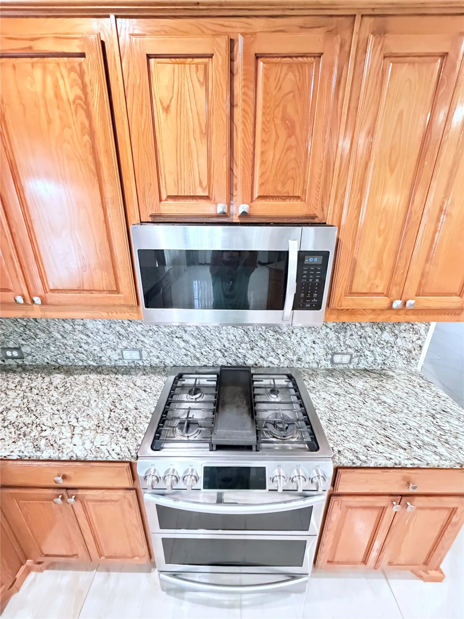 Single Family Residence For Sale in Dallas County , 3318 Chapelwood Drive, Sunnyvale, Texas 75182, 5 Bedroom, 5 Bathroom, 3 Garage spaces, 3,319 Sqft, built in 2000, mls#21391136, Real Estate Agent in Sunnyvale, Homes For Sale in Dallas county, Homes For Sale in Sunnyvale, Realtor in Sunnyvale Texas, Real Estate Brokerage Independent Realty Texas, Luminita Cordes Realtor