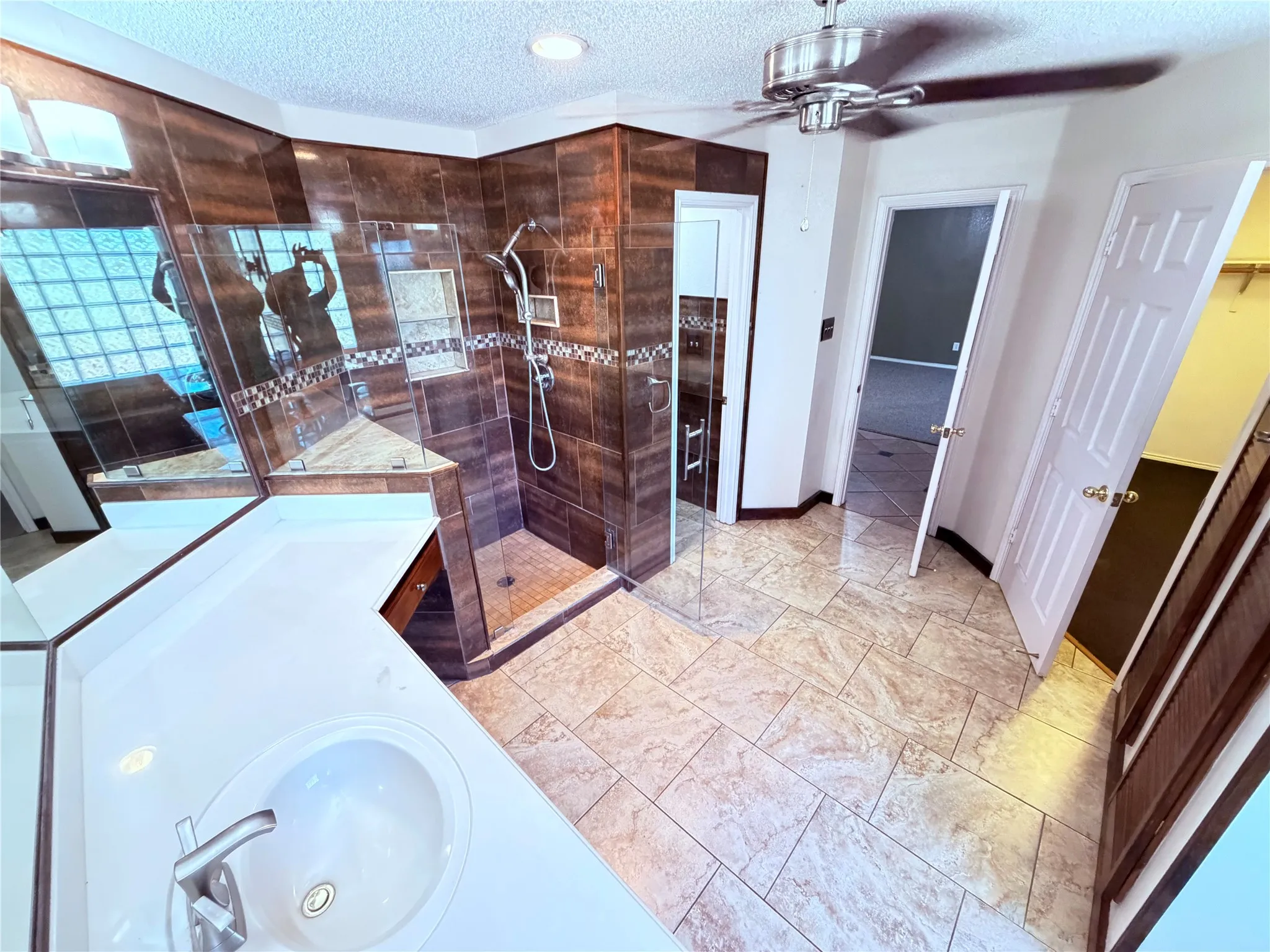 Single Family Residence For Sale in Dallas County , 3318 Chapelwood Drive, Sunnyvale, Texas 75182, 5 Bedroom, 5 Bathroom, 3 Garage spaces, 3,319 Sqft, built in 2000, mls#21391136, Real Estate Agent in Sunnyvale, Homes For Sale in Dallas county, Homes For Sale in Sunnyvale, Realtor in Sunnyvale Texas, Real Estate Brokerage Independent Realty Texas, Luminita Cordes Realtor
