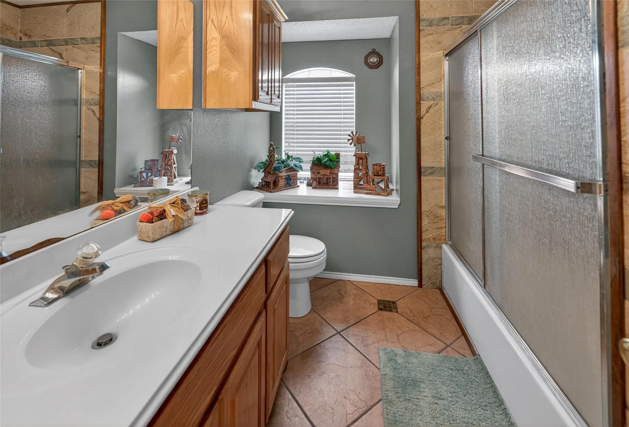 Single Family Residence For Sale in Dallas County , 3318 Chapelwood Drive, Sunnyvale, Texas 75182, 5 Bedroom, 5 Bathroom, 3 Garage spaces, 3,319 Sqft, built in 2000, mls#21391136, Real Estate Agent in Sunnyvale, Homes For Sale in Dallas county, Homes For Sale in Sunnyvale, Realtor in Sunnyvale Texas, Real Estate Brokerage Independent Realty Texas, Luminita Cordes Realtor