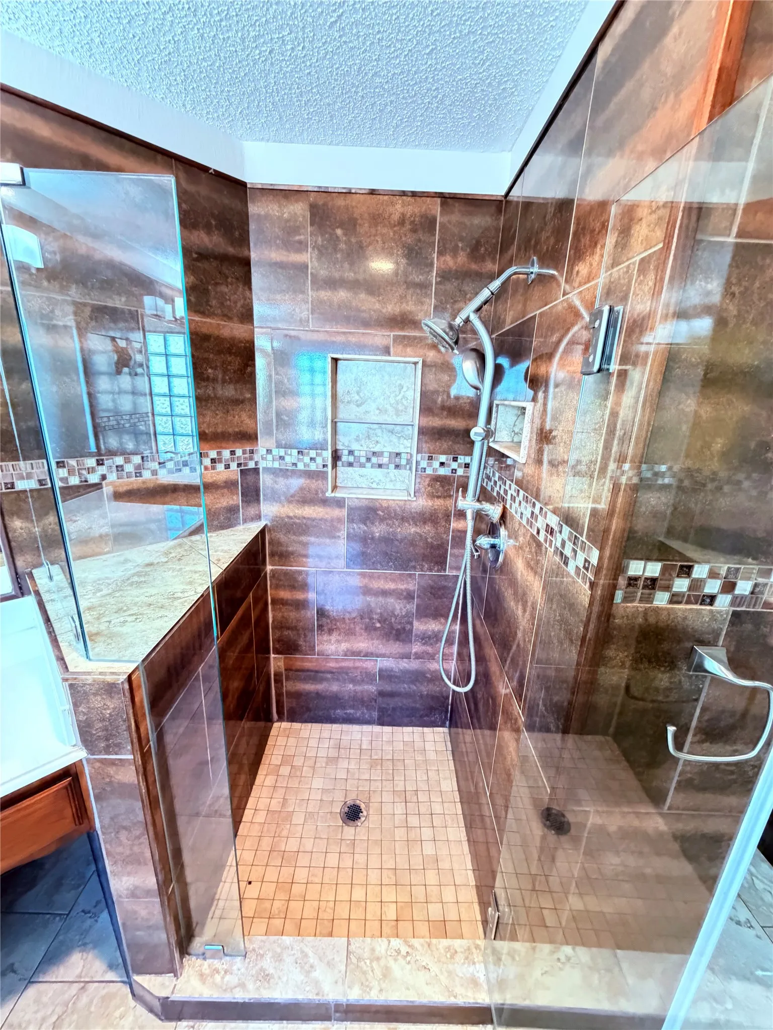 Single Family Residence For Sale in Dallas County , 3318 Chapelwood Drive, Sunnyvale, Texas 75182, 5 Bedroom, 5 Bathroom, 3 Garage spaces, 3,319 Sqft, built in 2000, mls#21391136, Real Estate Agent in Sunnyvale, Homes For Sale in Dallas county, Homes For Sale in Sunnyvale, Realtor in Sunnyvale Texas, Real Estate Brokerage Independent Realty Texas, Luminita Cordes Realtor