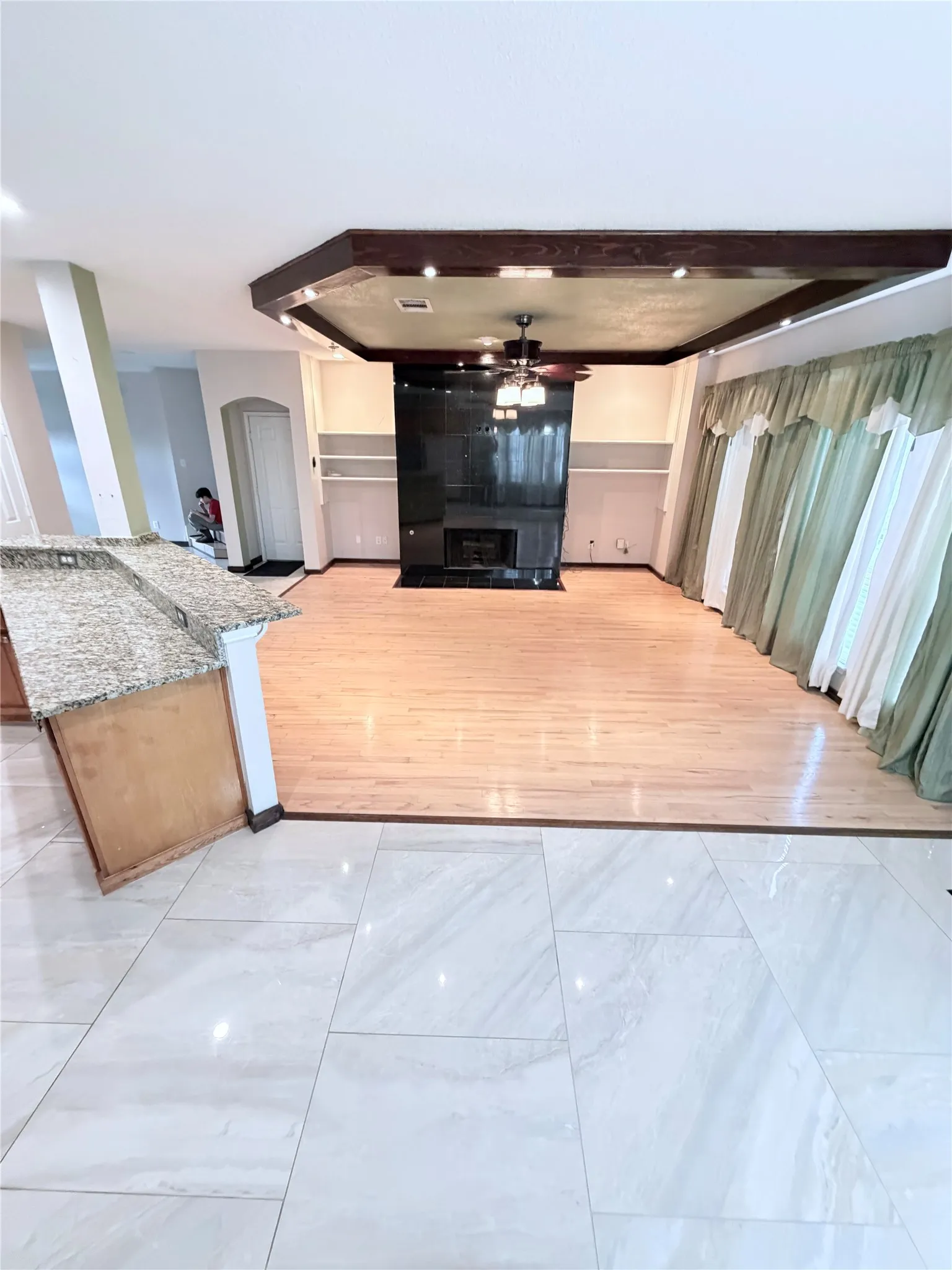 Single Family Residence For Sale in Dallas County , 3318 Chapelwood Drive, Sunnyvale, Texas 75182, 5 Bedroom, 5 Bathroom, 3 Garage spaces, 3,319 Sqft, built in 2000, mls#21391136, Real Estate Agent in Sunnyvale, Homes For Sale in Dallas county, Homes For Sale in Sunnyvale, Realtor in Sunnyvale Texas, Real Estate Brokerage Independent Realty Texas, Luminita Cordes Realtor