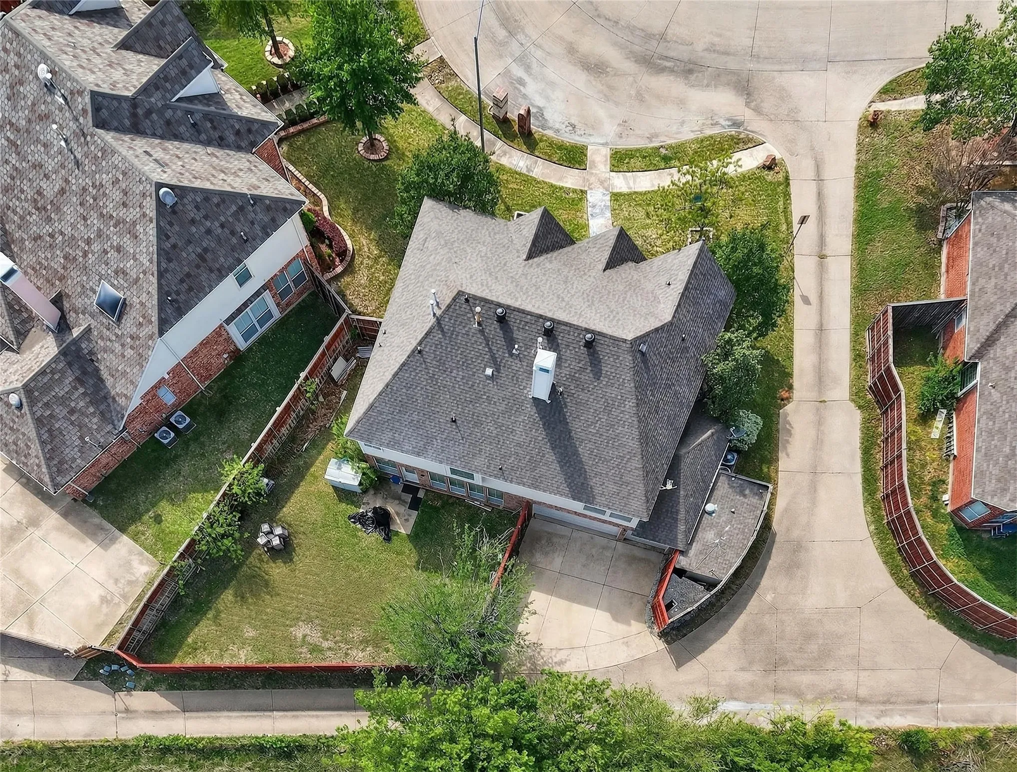 Single Family Residence For Sale in Dallas County , 3318 Chapelwood Drive, Sunnyvale, Texas 75182, 5 Bedroom, 5 Bathroom, 3 Garage spaces, 3,319 Sqft, built in 2000, mls#21391136, Real Estate Agent in Sunnyvale, Homes For Sale in Dallas county, Homes For Sale in Sunnyvale, Realtor in Sunnyvale Texas, Real Estate Brokerage Independent Realty Texas, Luminita Cordes Realtor