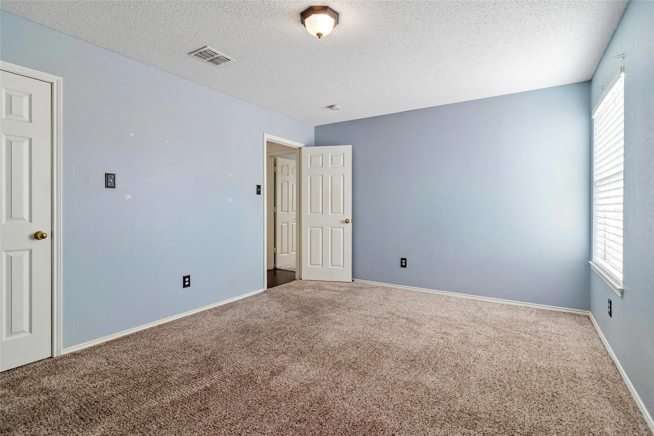 Single Family Residence For Rent in Dallas County , 10609 Augusta Lane, Rowlett, Texas 75089, 4 Bedroom, 3 Bathroom, 2 Garage spaces, 2,496 Sqft, built in 2000, mls#21391138, Real Estate Agent in Rowlett, Homes For Rent in Dallas county, Homes For Rent in Rowlett, Realtor in Rowlett Texas, Real Estate Brokerage Independent Realty Texas, Luminita Cordes Realtor