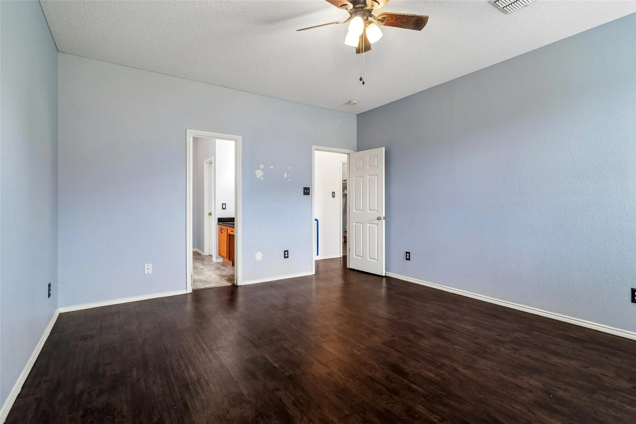 Single Family Residence For Rent in Dallas County , 10609 Augusta Lane, Rowlett, Texas 75089, 4 Bedroom, 3 Bathroom, 2 Garage spaces, 2,496 Sqft, built in 2000, mls#21391138, Real Estate Agent in Rowlett, Homes For Rent in Dallas county, Homes For Rent in Rowlett, Realtor in Rowlett Texas, Real Estate Brokerage Independent Realty Texas, Luminita Cordes Realtor