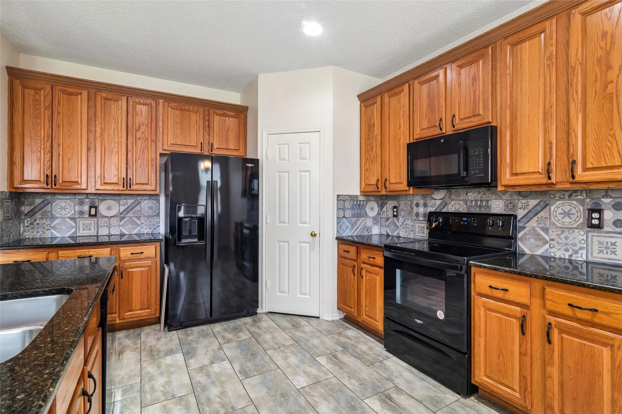 Single Family Residence For Rent in Dallas County , 10609 Augusta Lane, Rowlett, Texas 75089, 4 Bedroom, 3 Bathroom, 2 Garage spaces, 2,496 Sqft, built in 2000, mls#21391138, Real Estate Agent in Rowlett, Homes For Rent in Dallas county, Homes For Rent in Rowlett, Realtor in Rowlett Texas, Real Estate Brokerage Independent Realty Texas, Luminita Cordes Realtor