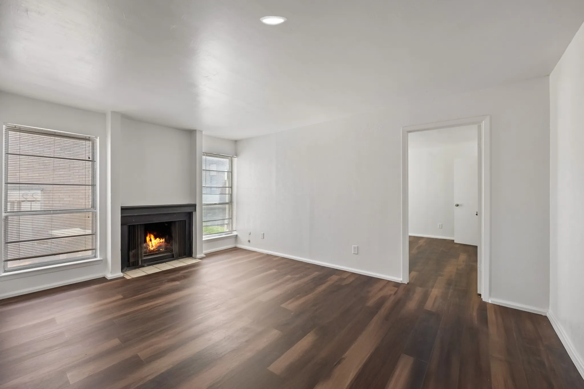 Condominium For Rent in Dallas County , 919 S Weatherred Drive 123, Richardson, Texas 75080, 2 Bedroom, 2 Bathroom, Garage spaces, 987 Sqft, built in 1976, mls#21391103, Real Estate Agent in Richardson, Homes For Rent in Dallas county, Homes For Rent in Richardson, Realtor in Richardson Texas, Real Estate Brokerage Independent Realty Texas, Luminita Cordes Realtor