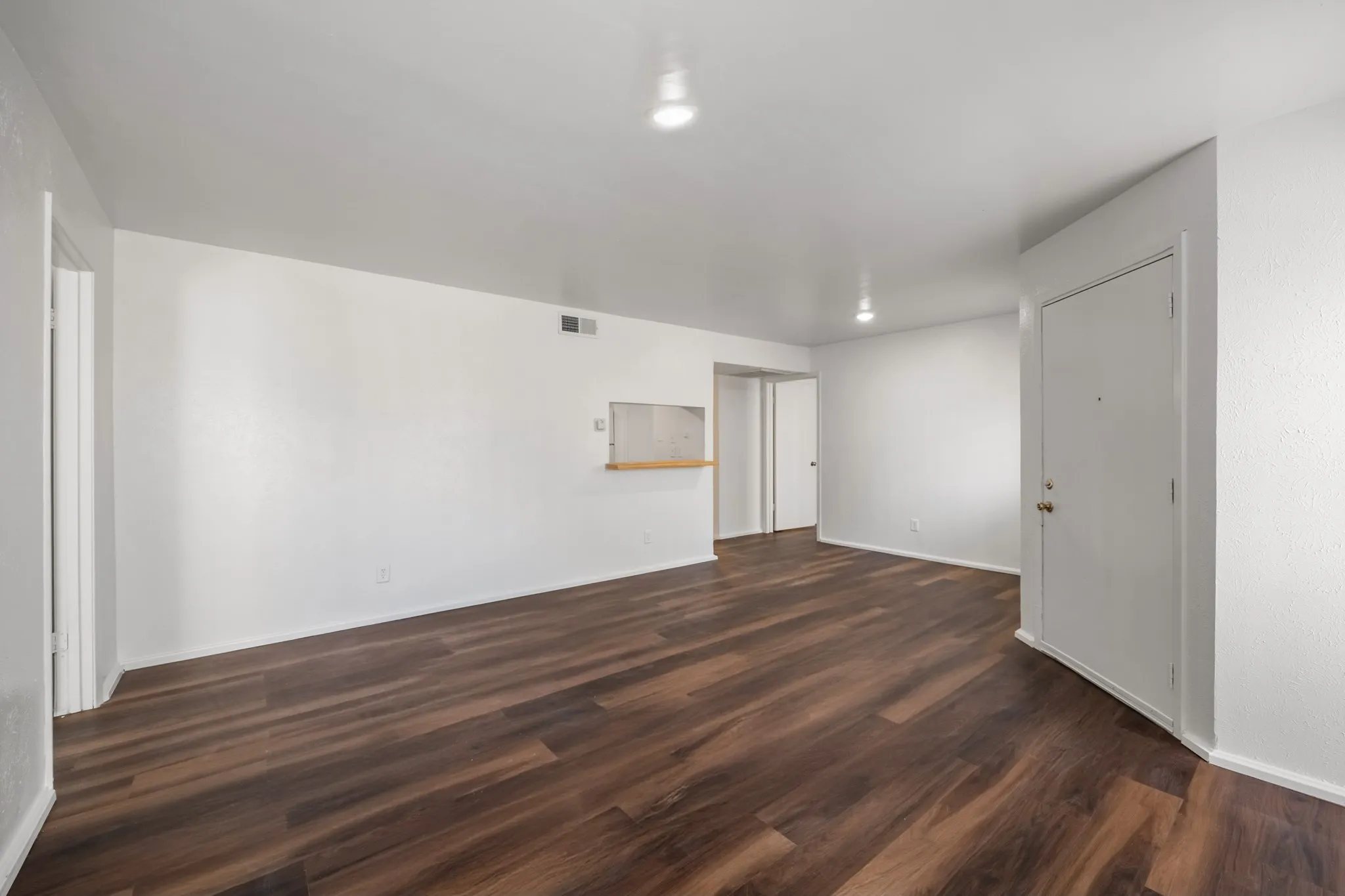 Condominium For Rent in Dallas County , 919 S Weatherred Drive 123, Richardson, Texas 75080, 2 Bedroom, 2 Bathroom, Garage spaces, 987 Sqft, built in 1976, mls#21391103, Real Estate Agent in Richardson, Homes For Rent in Dallas county, Homes For Rent in Richardson, Realtor in Richardson Texas, Real Estate Brokerage Independent Realty Texas, Luminita Cordes Realtor