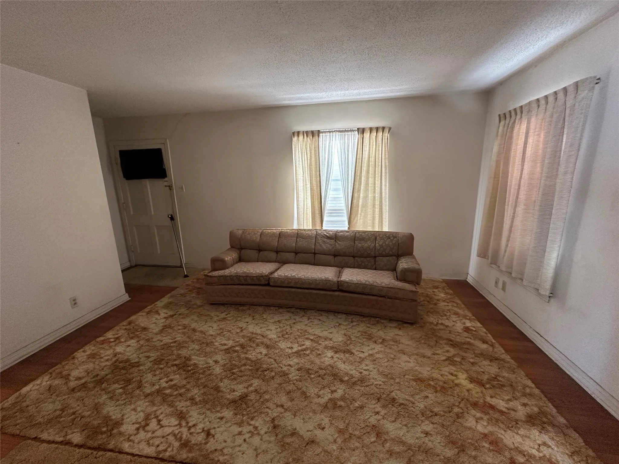 Single Family Residence For Sale in Dallas County , 7519 Red Bud Drive, Dallas, Texas 75227, 2 Bedroom, 1 Bathroom, 1 Garage spaces, 791 Sqft, built in 1949, mls#21390851, Real Estate Agent in Dallas, Homes For Sale in Dallas county, Homes For Sale in Dallas, Realtor in Dallas Texas, Real Estate Brokerage Independent Realty Texas, Luminita Cordes Realtor