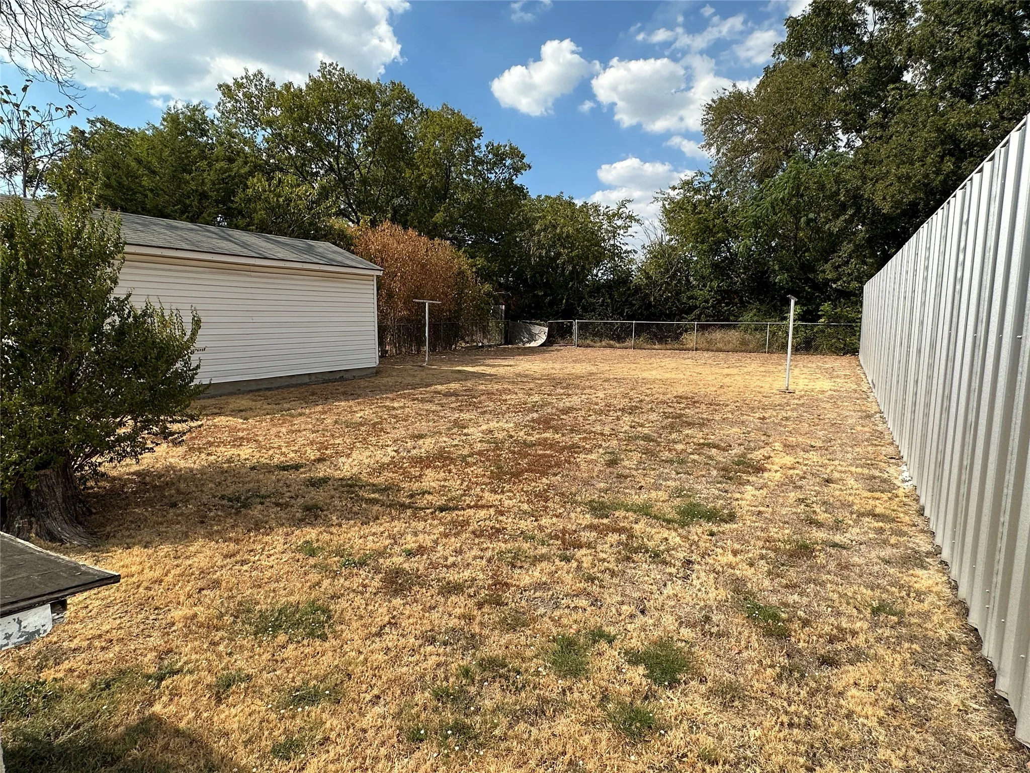Single Family Residence For Sale in Dallas County , 7519 Red Bud Drive, Dallas, Texas 75227, 2 Bedroom, 1 Bathroom, 1 Garage spaces, 791 Sqft, built in 1949, mls#21390851, Real Estate Agent in Dallas, Homes For Sale in Dallas county, Homes For Sale in Dallas, Realtor in Dallas Texas, Real Estate Brokerage Independent Realty Texas, Luminita Cordes Realtor