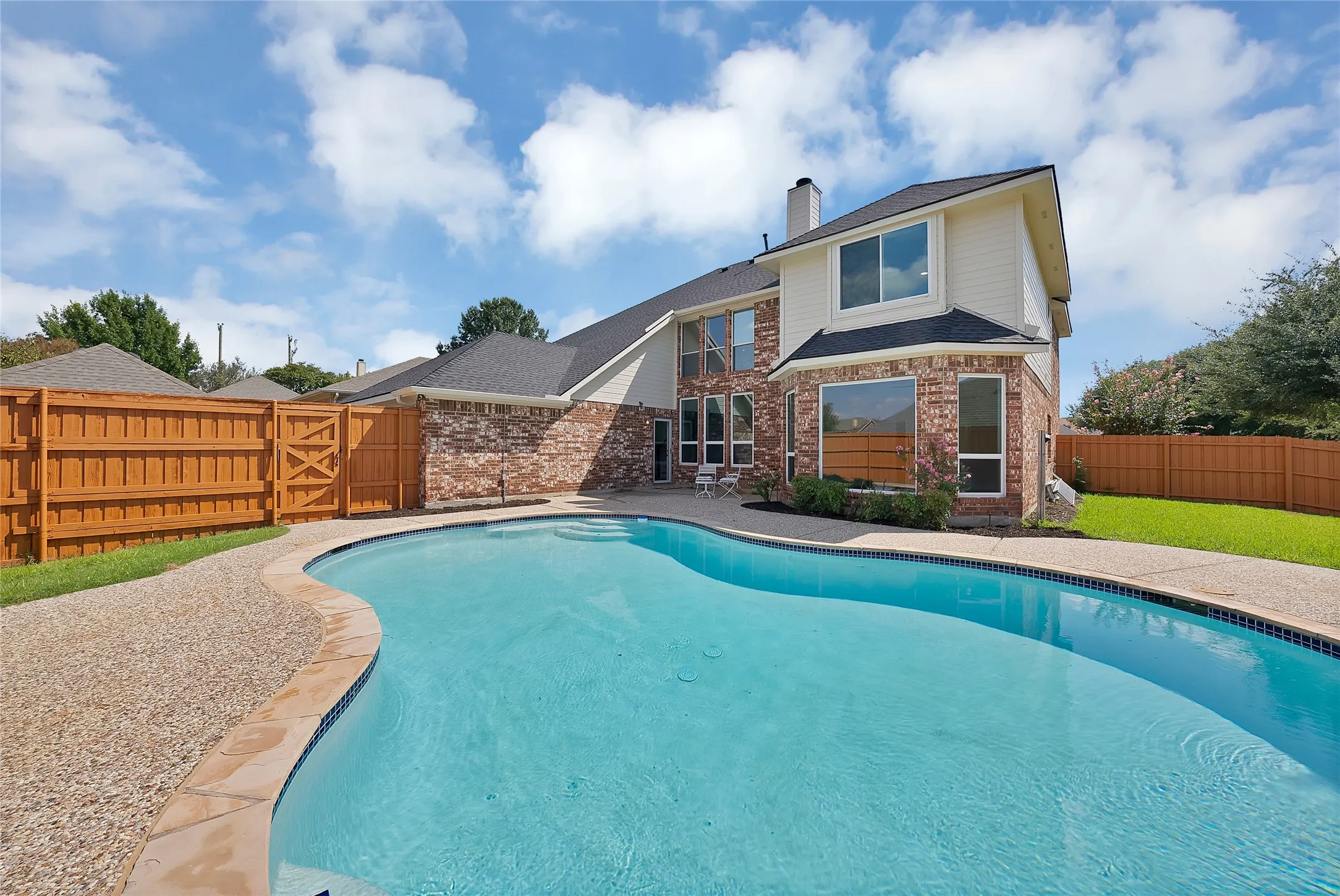 Single Family Residence For Sale in Dallas County , 1225 Donegal Lane, Garland, Texas 75044, 4 Bedroom, 3 Bathroom, 2 Garage spaces, 2,850 Sqft, built in 1997, mls#21386852, Real Estate Agent in Garland, Homes For Sale in Dallas county, Homes For Sale in Garland, Realtor in Garland Texas, Real Estate Brokerage Independent Realty Texas, Luminita Cordes Realtor