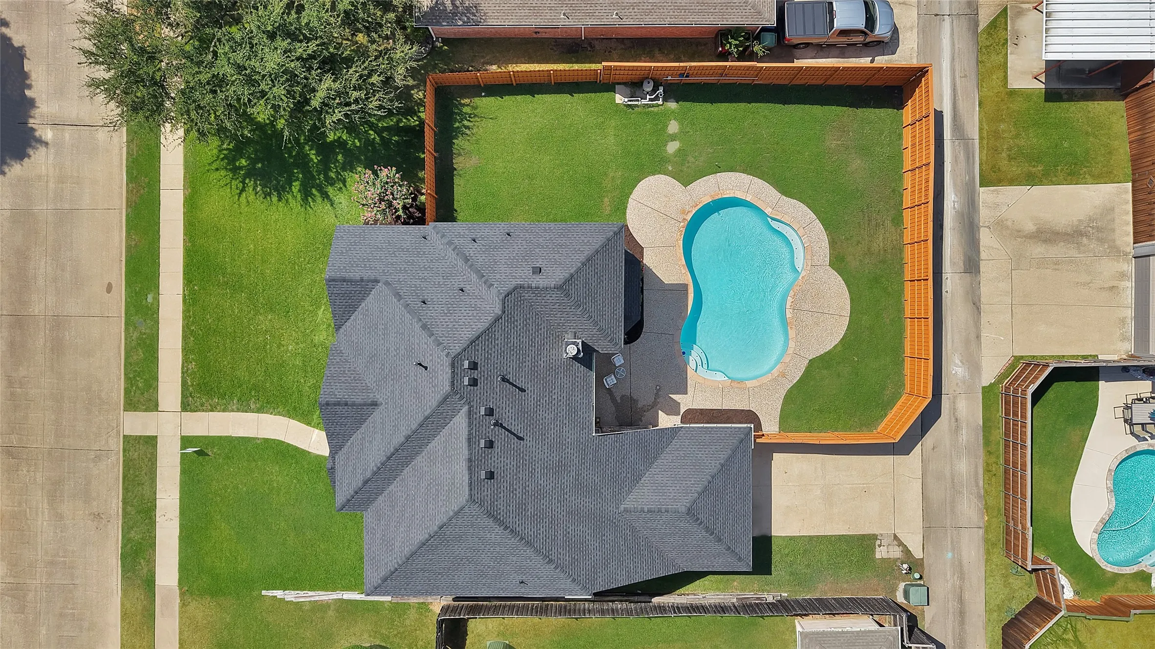 Single Family Residence For Sale in Dallas County , 1225 Donegal Lane, Garland, Texas 75044, 4 Bedroom, 3 Bathroom, 2 Garage spaces, 2,850 Sqft, built in 1997, mls#21386852, Real Estate Agent in Garland, Homes For Sale in Dallas county, Homes For Sale in Garland, Realtor in Garland Texas, Real Estate Brokerage Independent Realty Texas, Luminita Cordes Realtor